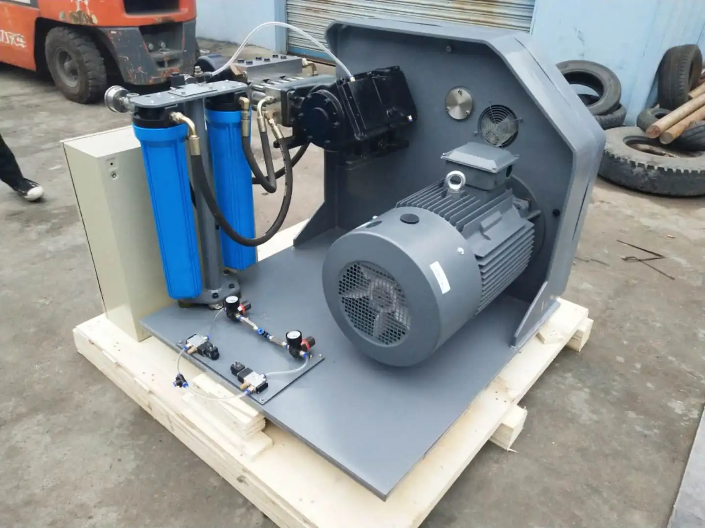 Yuanhong water jet intensifier pump; 5 axis waterjet cutting machine