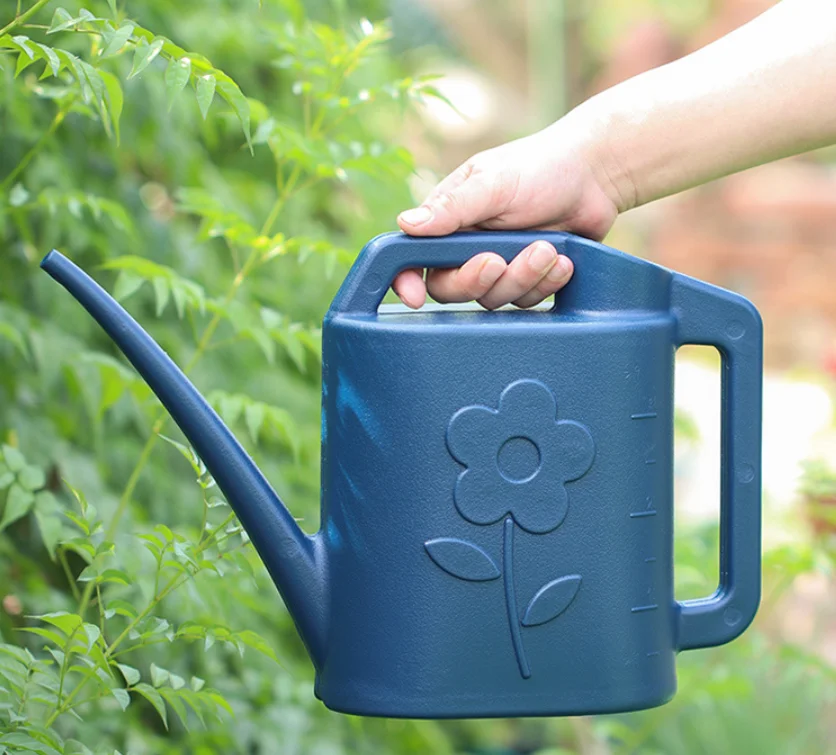 Wholesale watering cans Large capacity household watering kettle 4L watering can