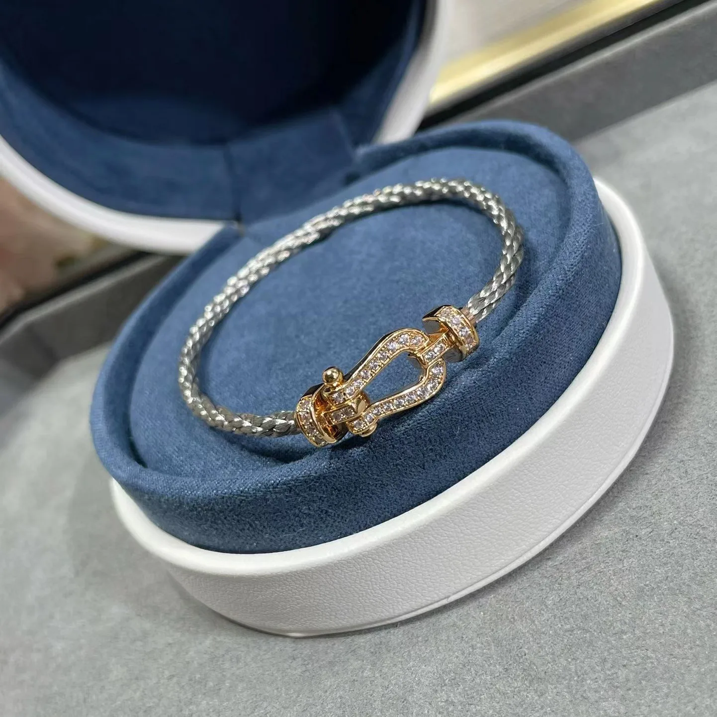 Diamond bracelet with horseshoe buckle 18K rose gold for men and women couples bracelet