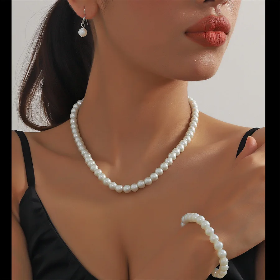 Бижутерия из трех предметов