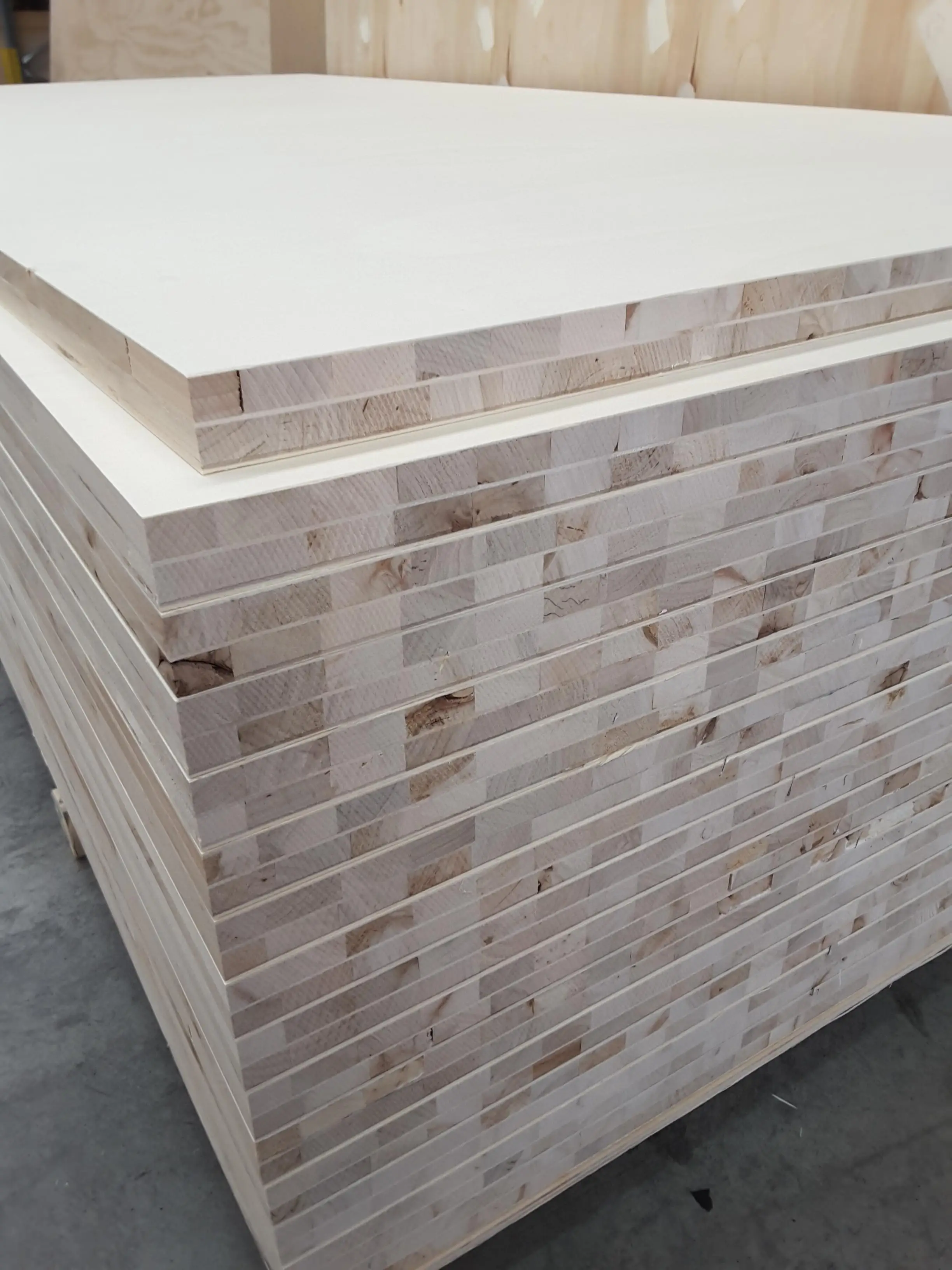 25mm Chinese softwood HPL Melamine PVC Laminated Block board weight