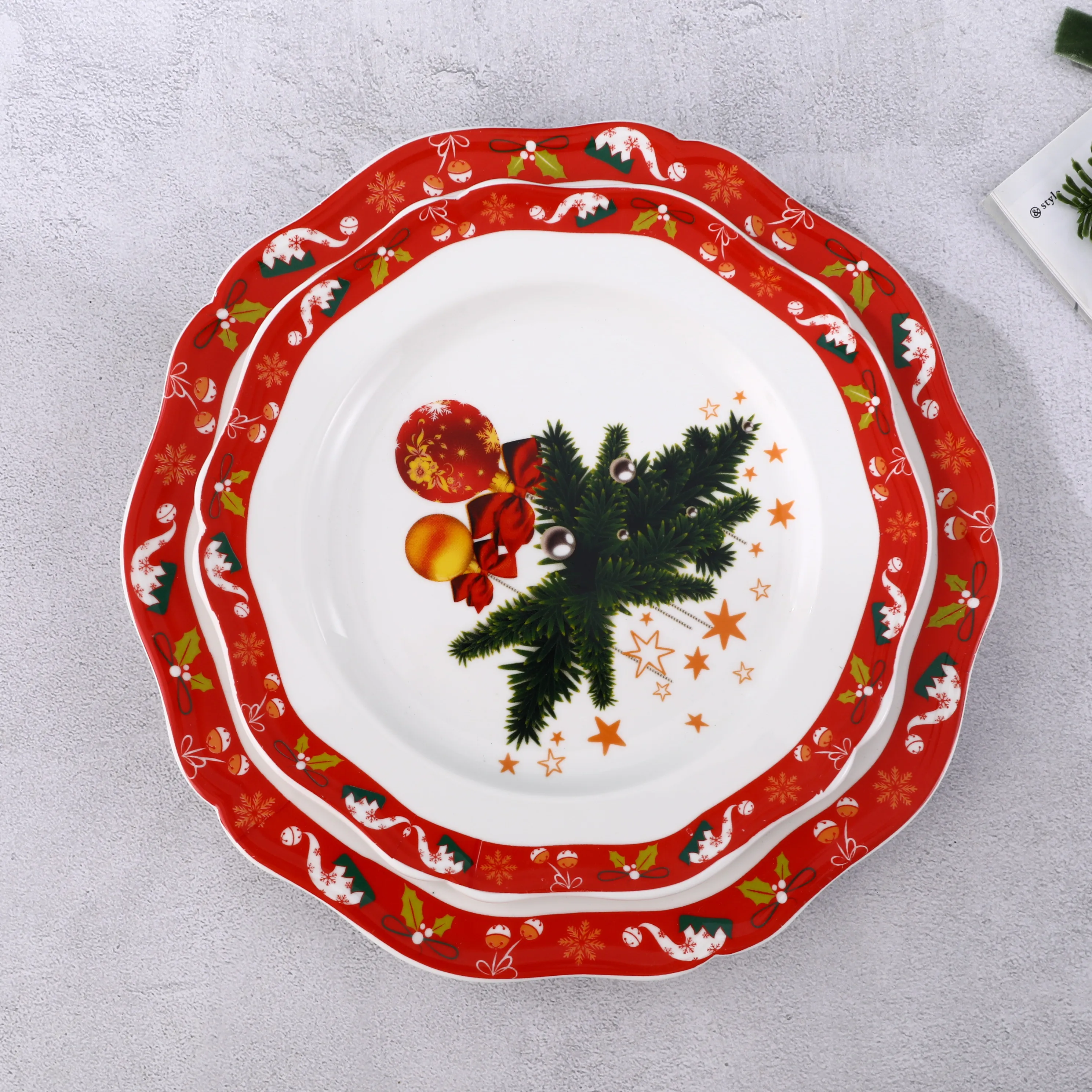 2024 Home Decoration Personalized Christmas Ceramic Plates And Bowls Tableware Set
