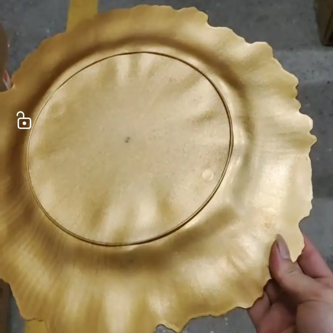 2025 new 36.5cm big size  double side  gold and silver reef table decoration round plastic charger plate for wedding party