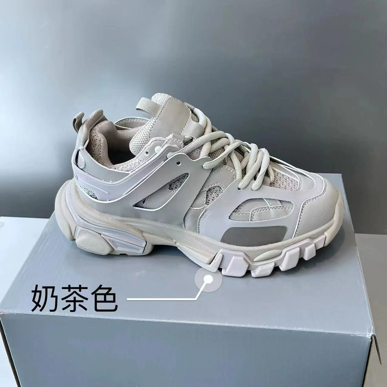 Original Luxury Brand Designer White Female Customized Logo Unisex Shoes Tennis Running Manufacturer track Sneakers