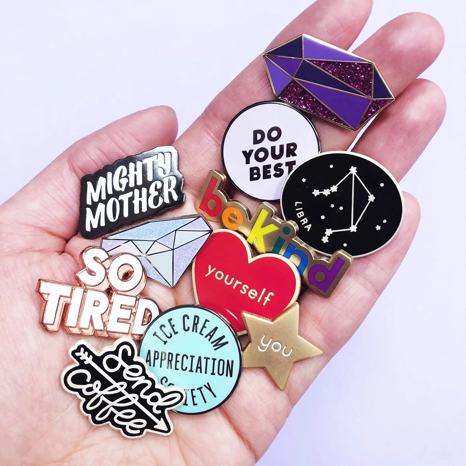 Wholesale Patches Button Magnetic Lapel Pins Custom Glitter 3D Round Enamel Lapel Pins