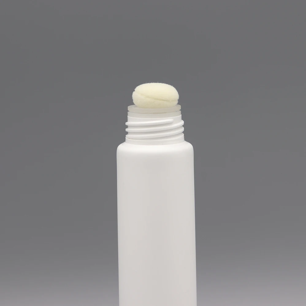 D30mm Plastic cosmetic empty packaging applicator concealer bb cream tube with sponge