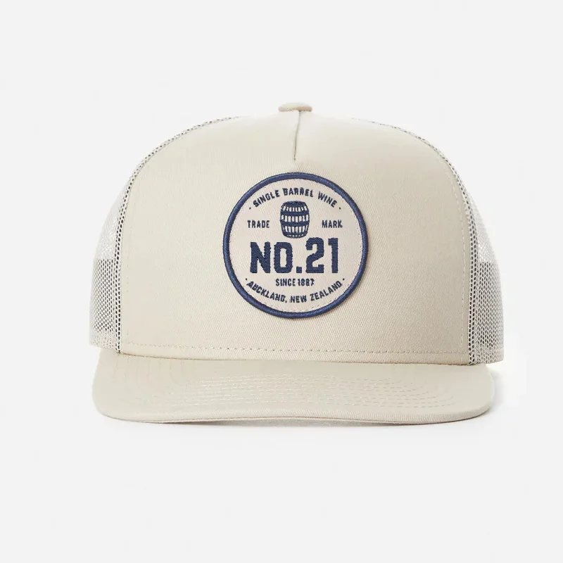 Curved Brim Structured Mid-Crown Cut 5 panel trucker cap embroidered patch mesh Snapback Closure Trucket Hats with custom logo