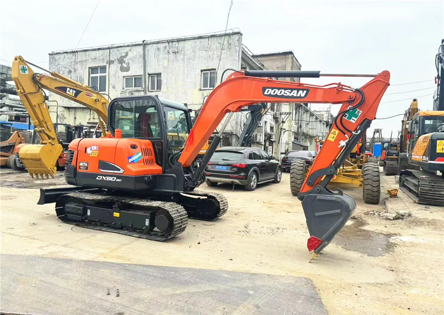 Good Condition Original Used Doosan DX60 6 Tons Crawler Excavator Doosan Excavator For Sale DX60-9C DX55 DX215 DX225
