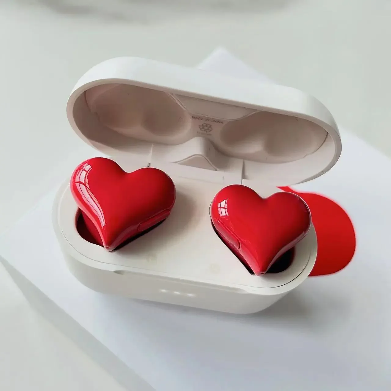 Hertbuds Love lovely in-ear headphones voice mobile phone earplug heavy bass wired with mic gaming headphones wholesale