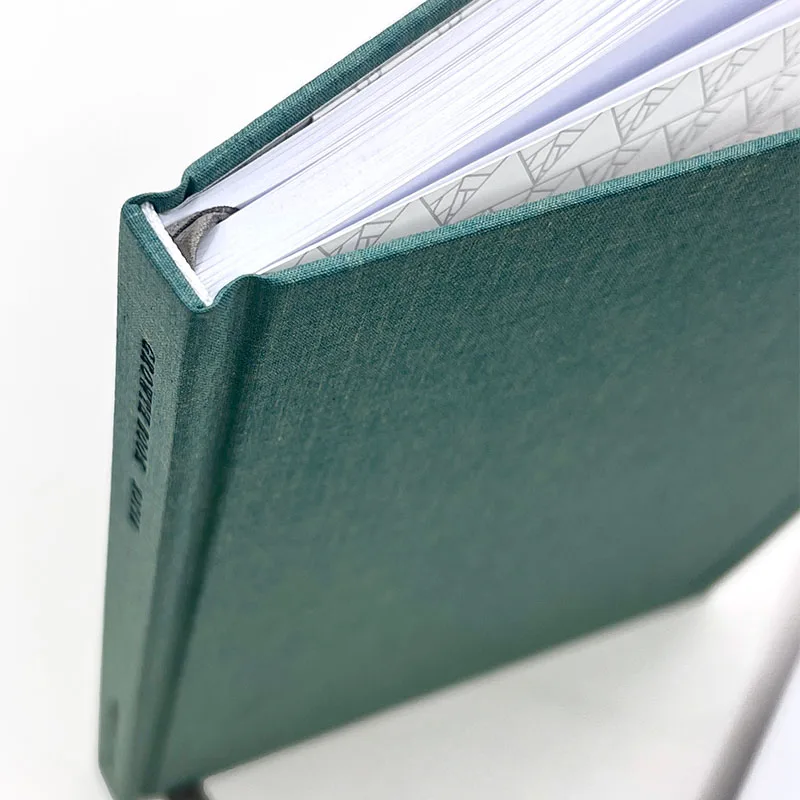 Custom Linen Hard Cover Book Publishing Special Binding Hardcover Cloth Book Offset Printing With Belly Band