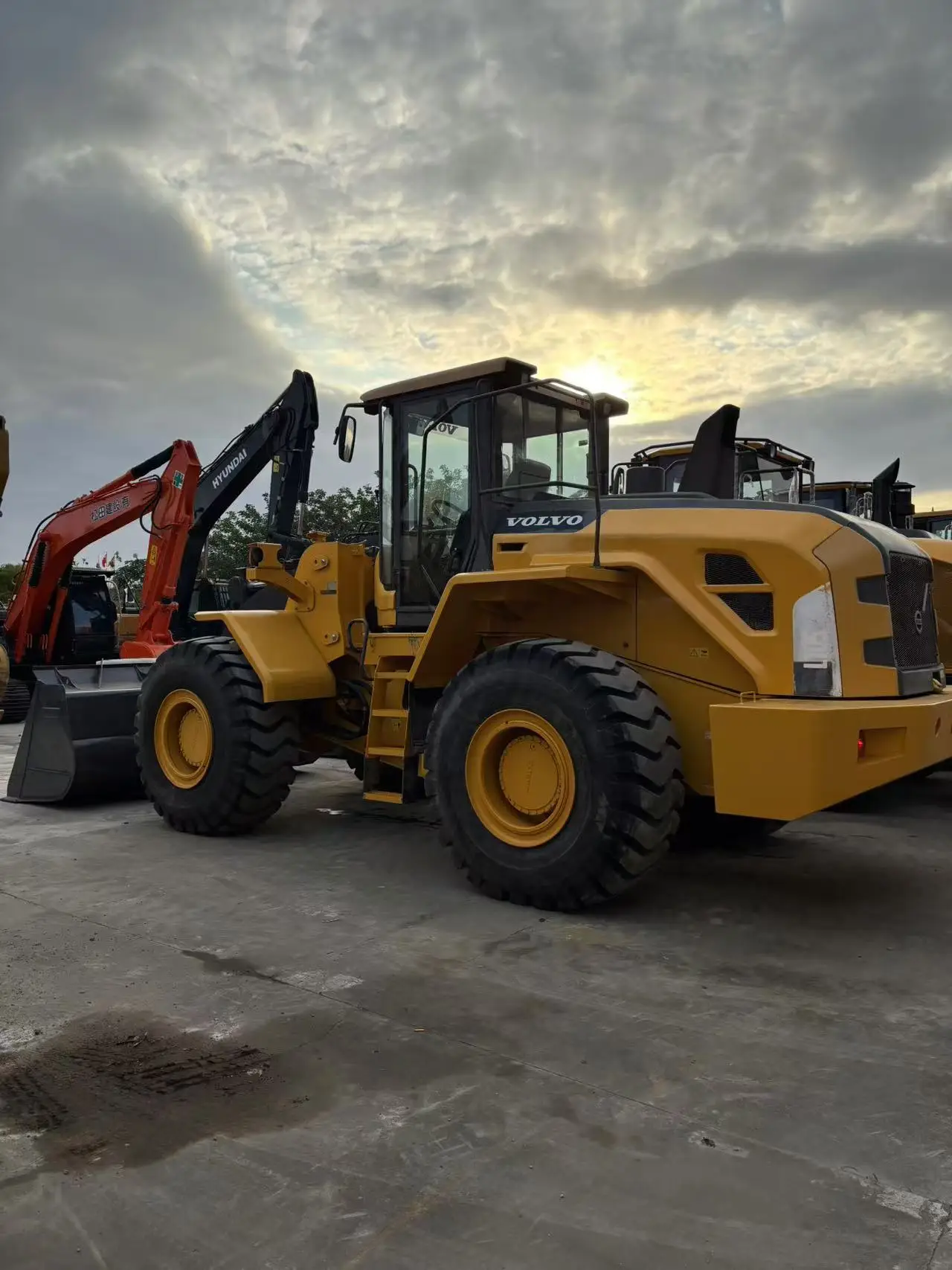 Used loader L105 Cheap Used loader performance Good Used loader L105 is on sale