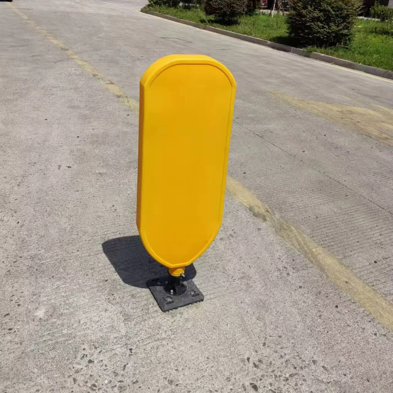 High Glossy Arrow Road  Flexible Reflective Barrier Post  Bollard Removable Crash Barrier Warning Post
