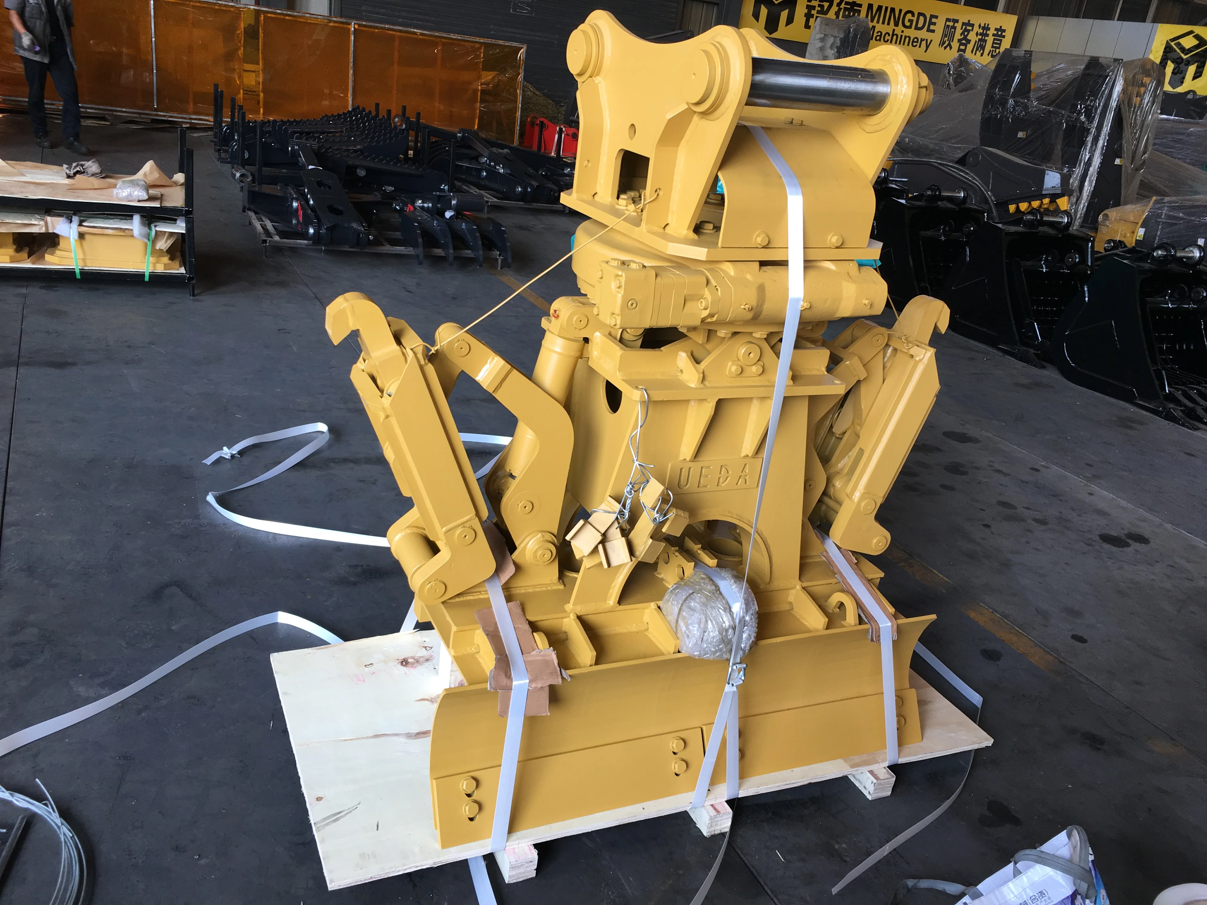 MONDE Электромагнит грузоподъёмный экскаватора