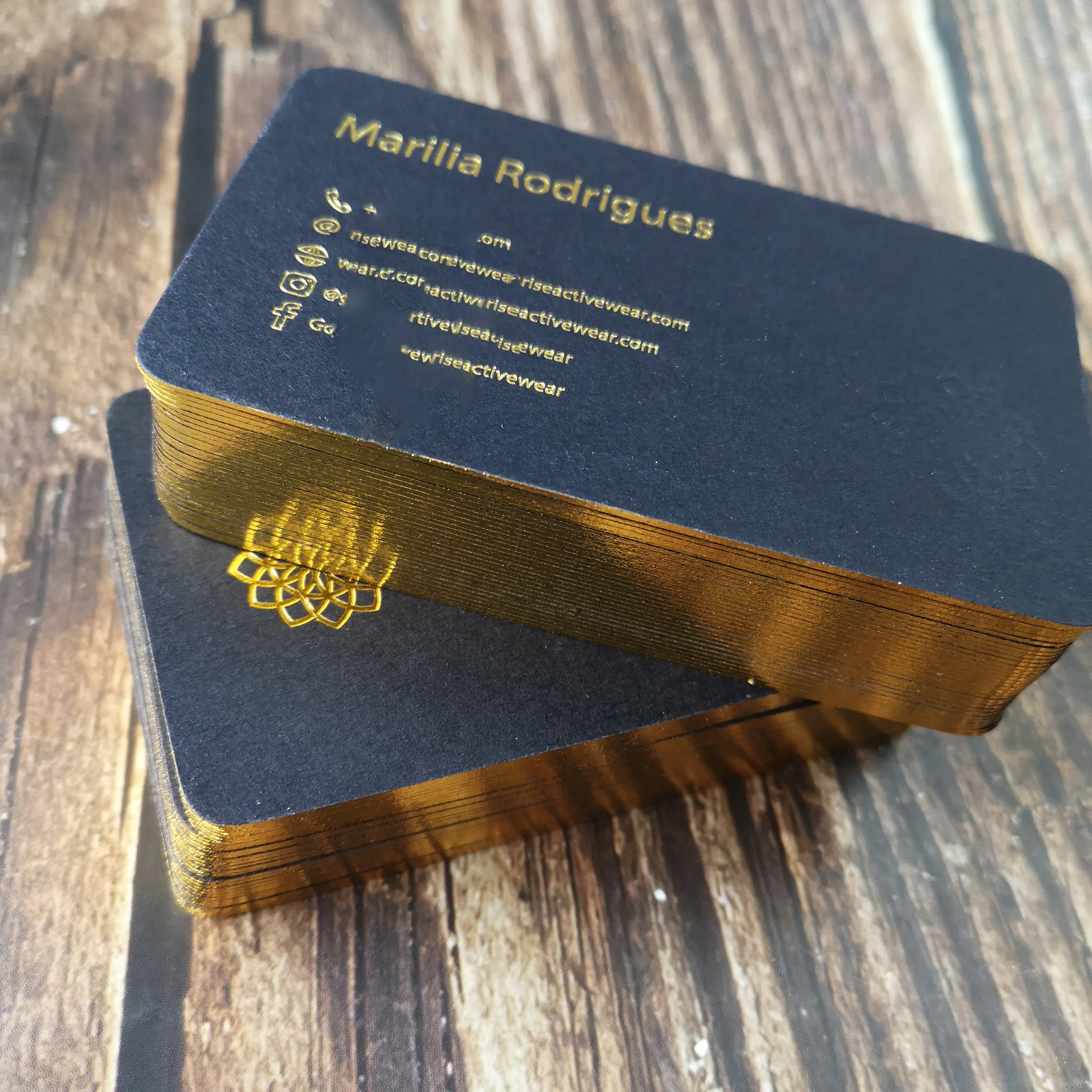 High Grade Fancy Paper Business Card Customizable Design with Foil Stamping Professional CMYK Offset Printing