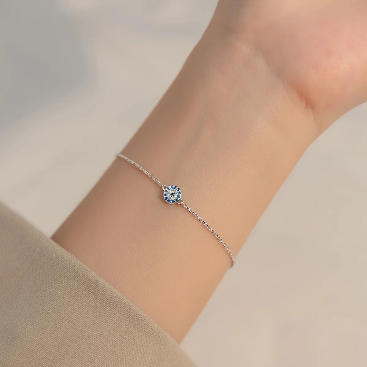 925 Sterling Silver Blue Eye Shape Hand Charm Zircon Bracelets Fashion Jewelry for Women