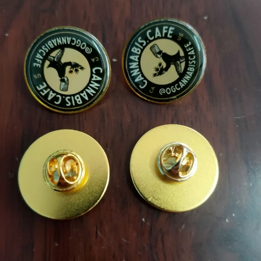 
25 mm round glitter indian blank and printed letter school or company metal pin holden badges 