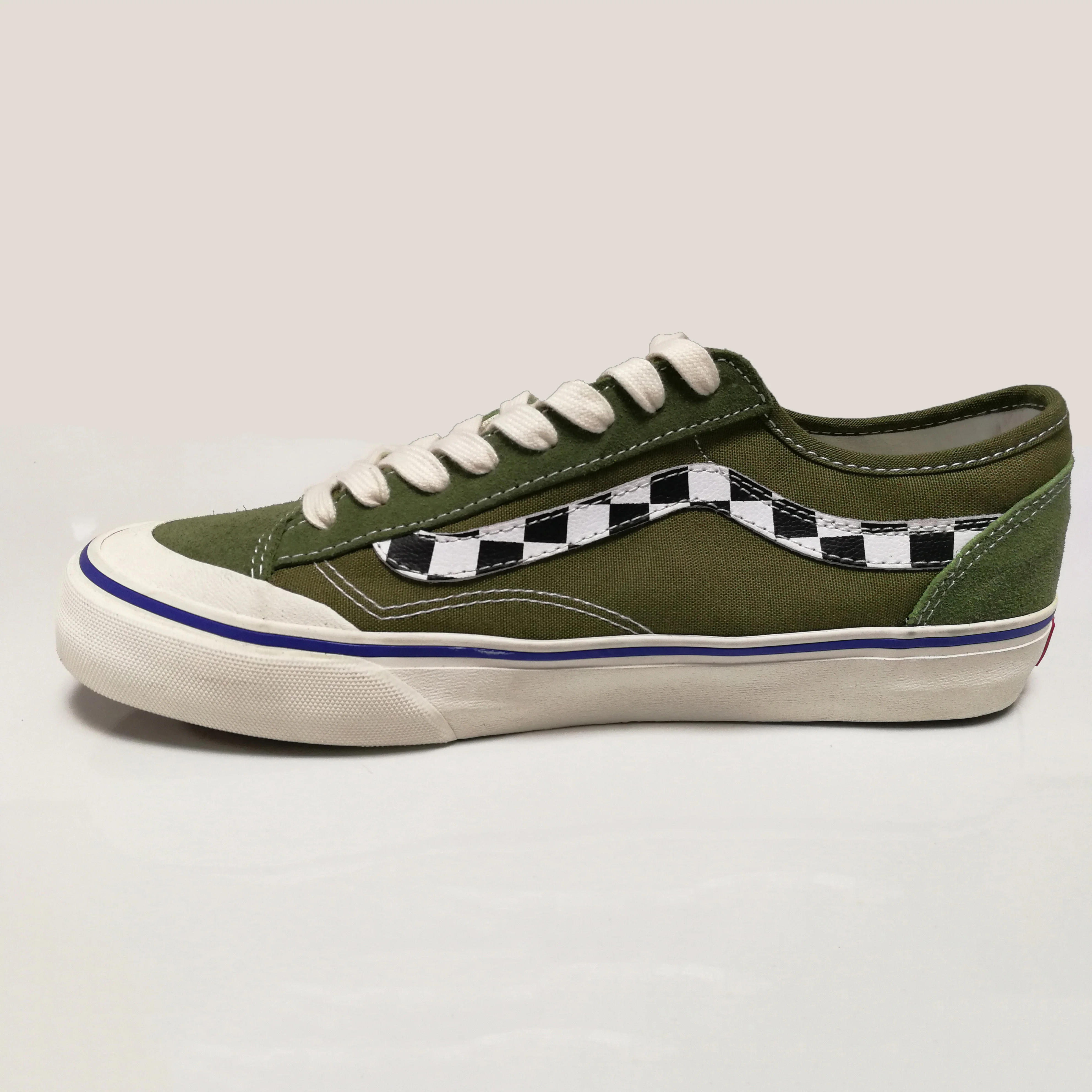 Casual green skate board shoes for skateboard