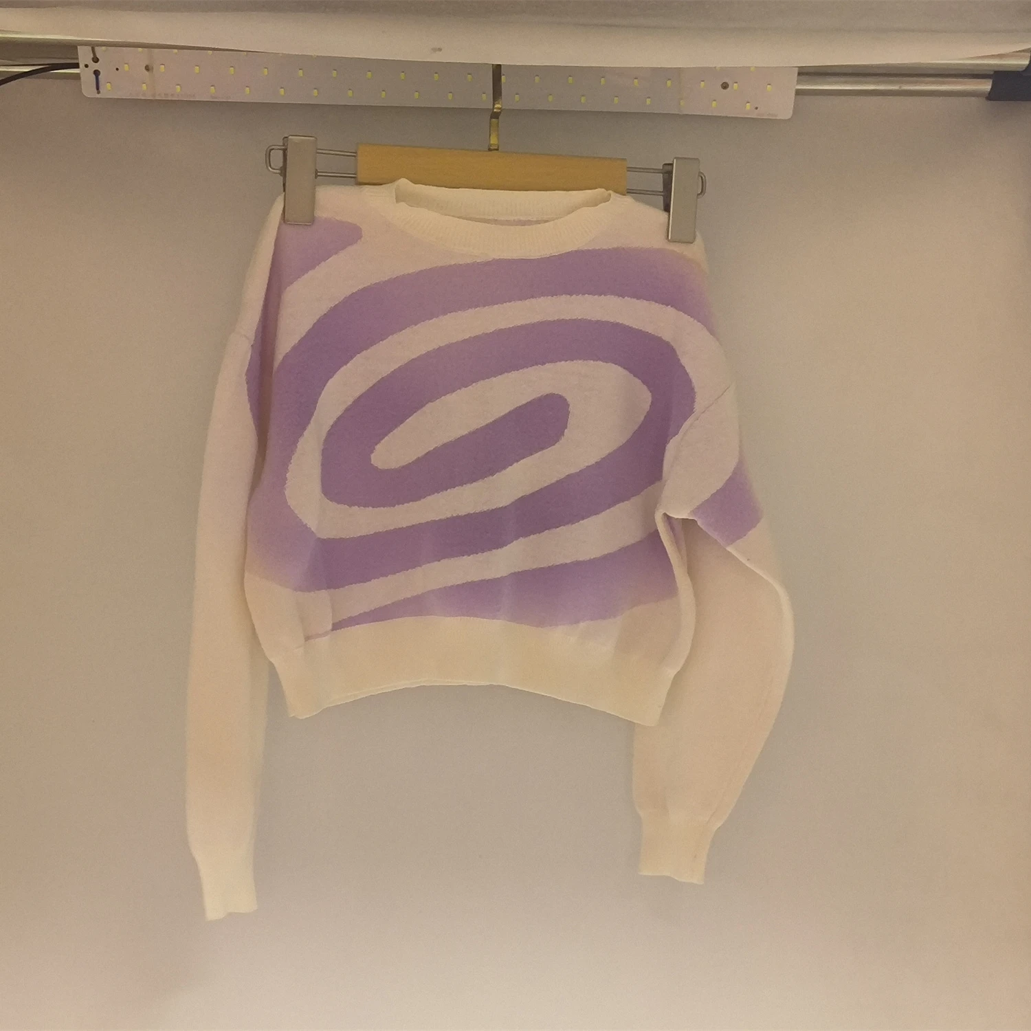 VSCOO New coming design women long sleeve crew neck custom UV rays light sunlight jacquard color changing sweater