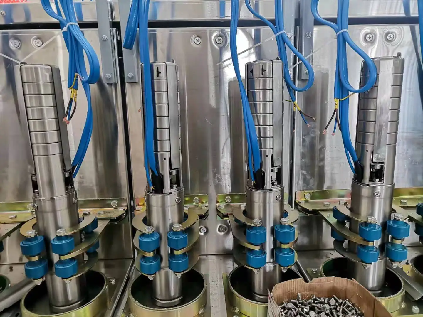 stainless steel impeller 35m borehole solar water pump system submersible dc water pump