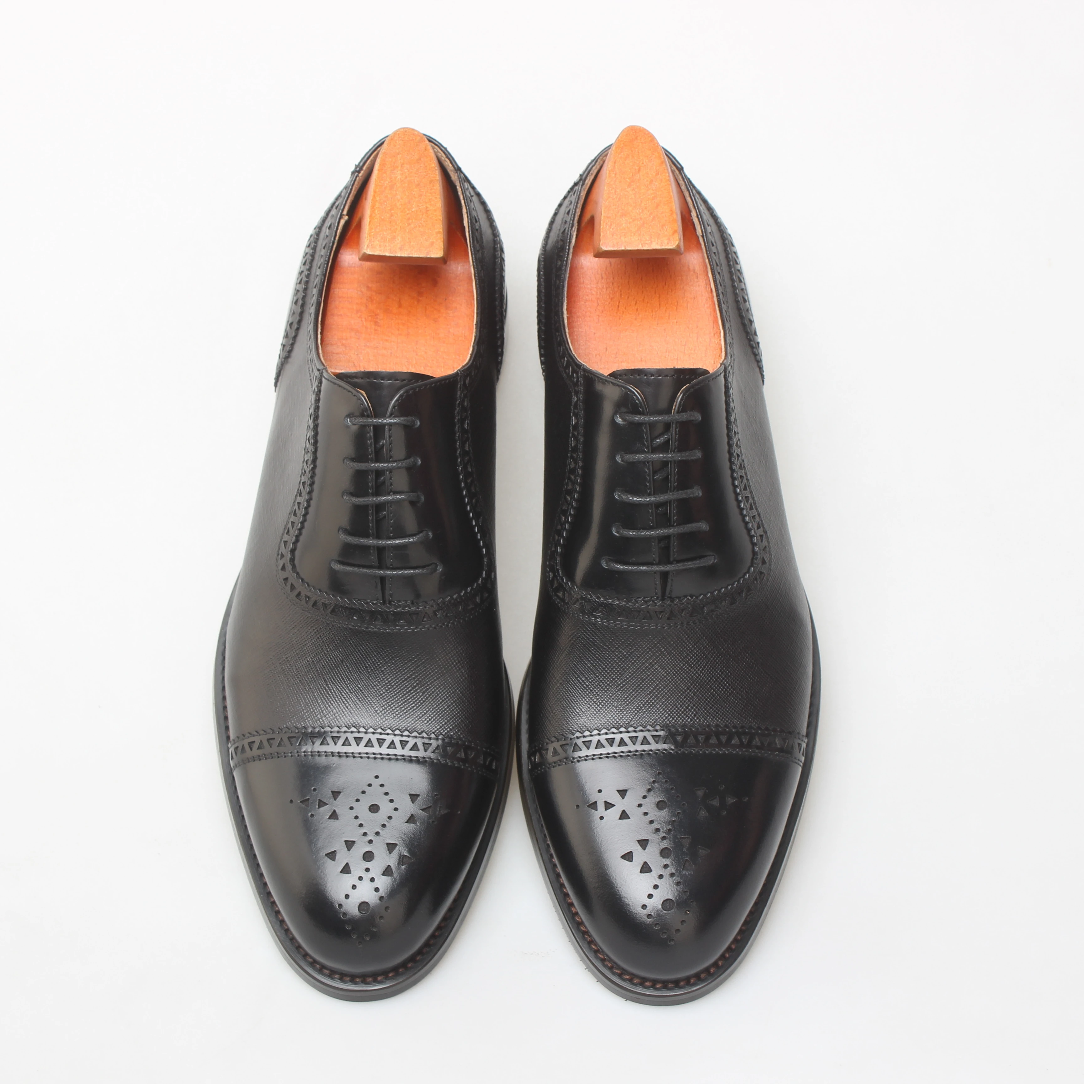 Мужская кожаная обувь с круглым носком