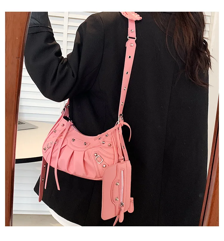 Underarm bag female fold moon tooth son female one shoulder bag female European and American retro rivet locomotive bag