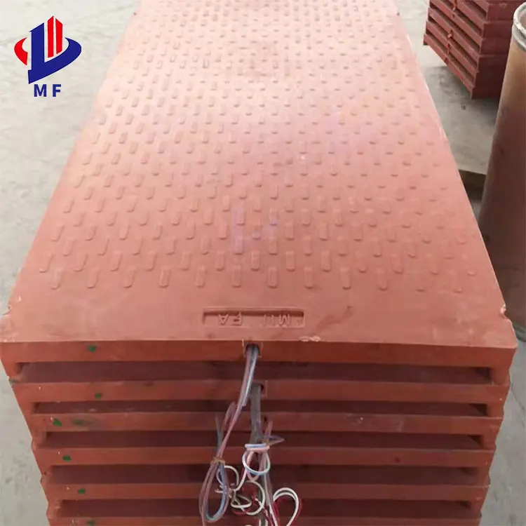 Plastic flat flooring for pig delivery in breeding farms, feeding sows on pregnancy beds, sow delivery beds