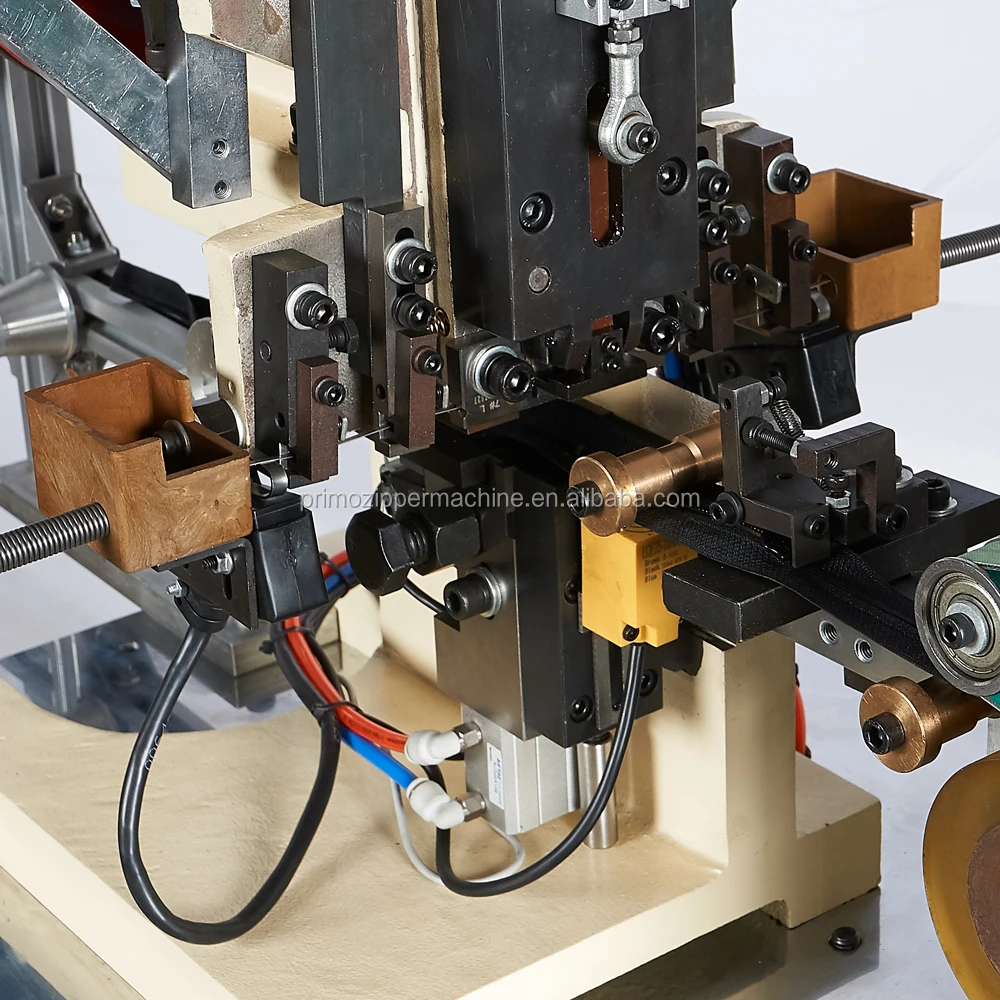 Automatic aluminum wire top stop machine for metal zipper