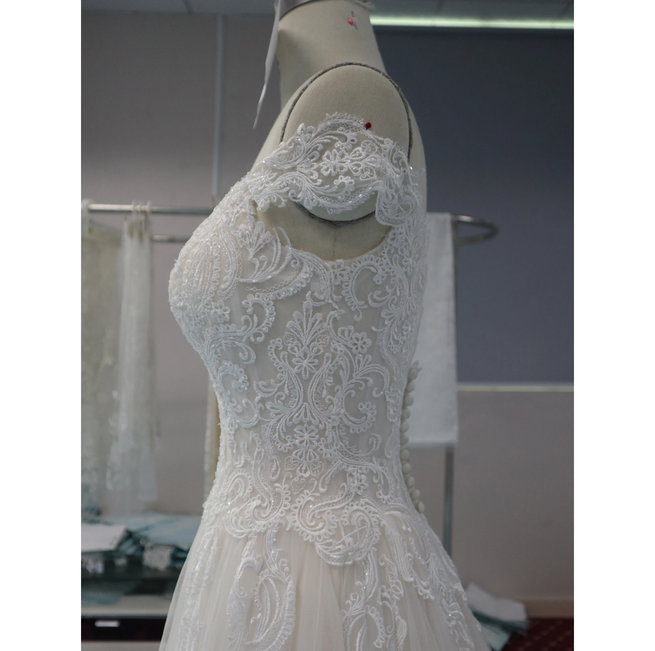 New arrival wedding dress heavy anti-lace sleeveless elegant tail wedding dress temperament bridal wedding dress