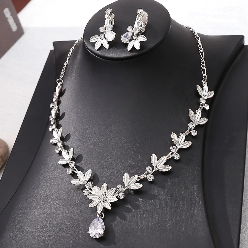 Korean boxed crystal pearl flower bridal wedding crown necklace earring headpiece set Girl golden alloy hair accessories