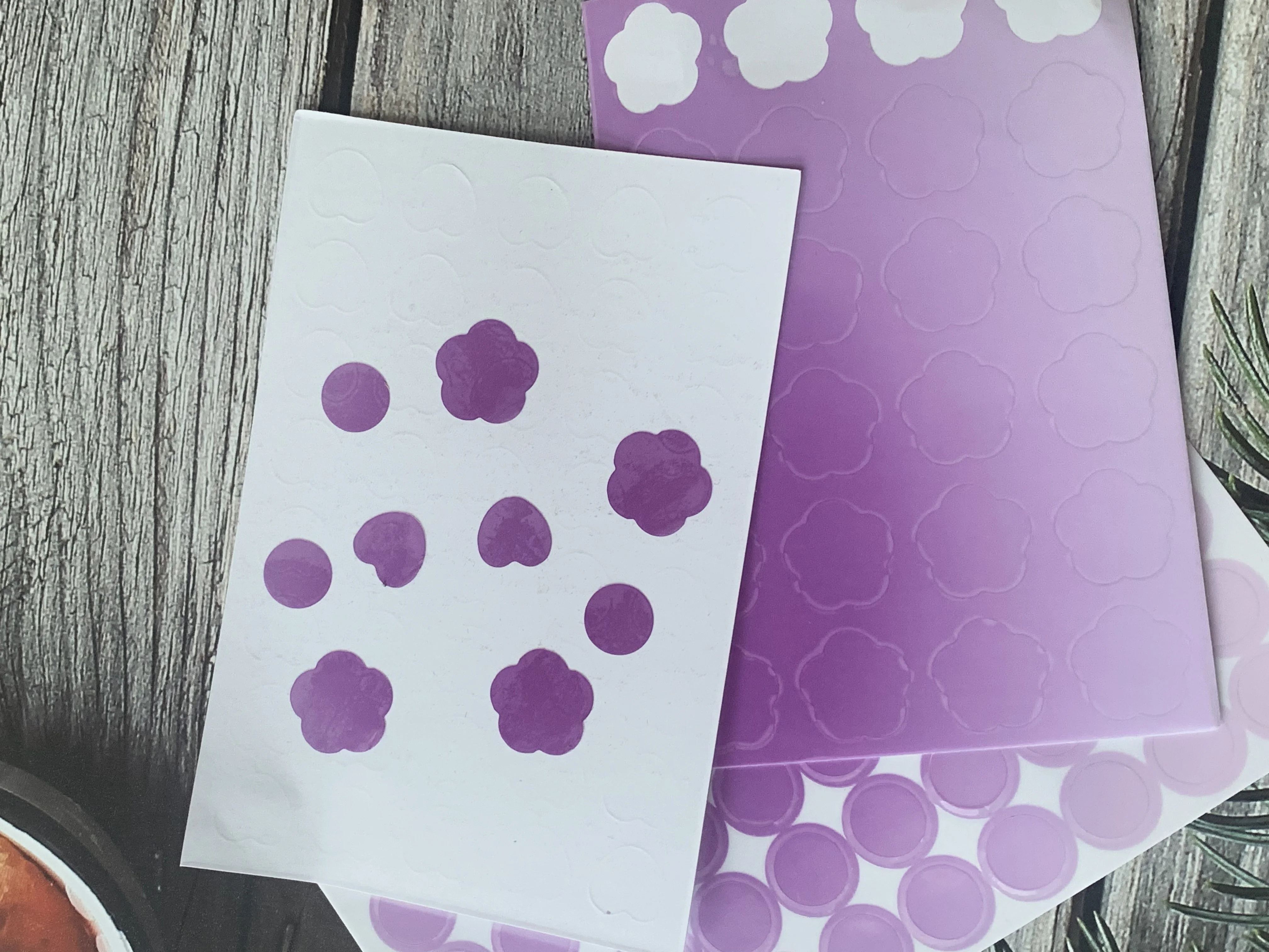 UV color changing stickers, transparent UV sunscreen detection stickers, summer sunscreen reapply UV color changing stickers