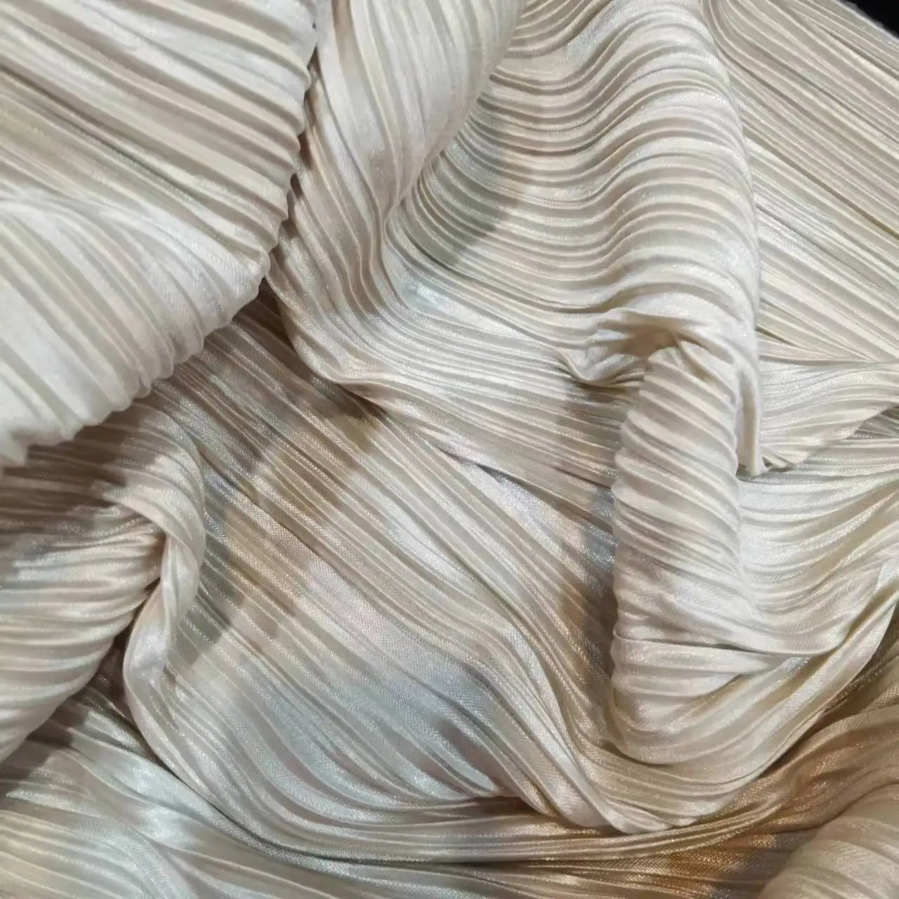 2024 Shiny  gilding  crinkle  Accordion Pleated Satin Fabric 100% Polyester Glittery Silk Satin for dress