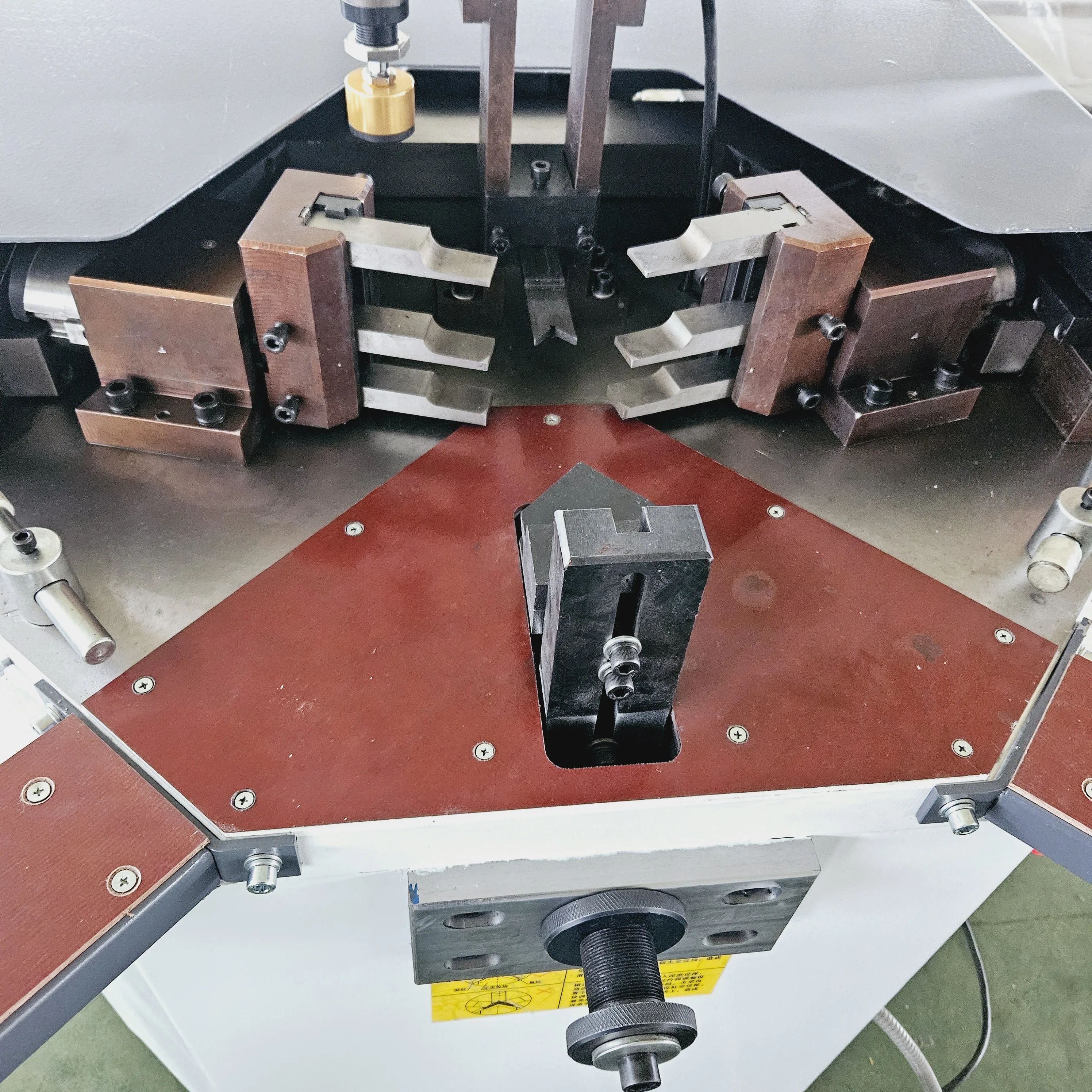 aluminum door and window corner  assembly machine