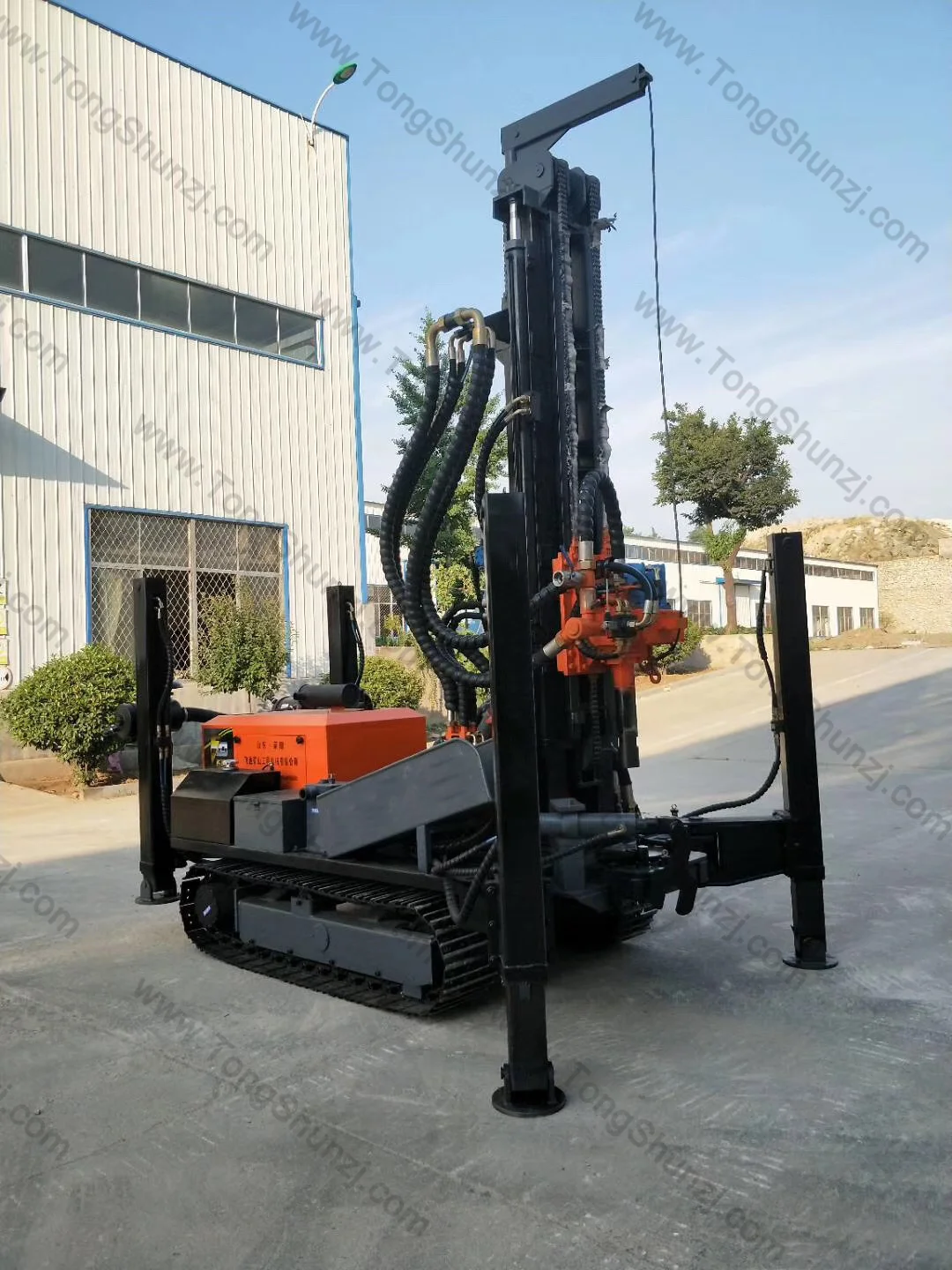 200M Mini Mobile Hydraulic Drifter Percussion Type Crawler Drill Rig Matching Equipment Shandong