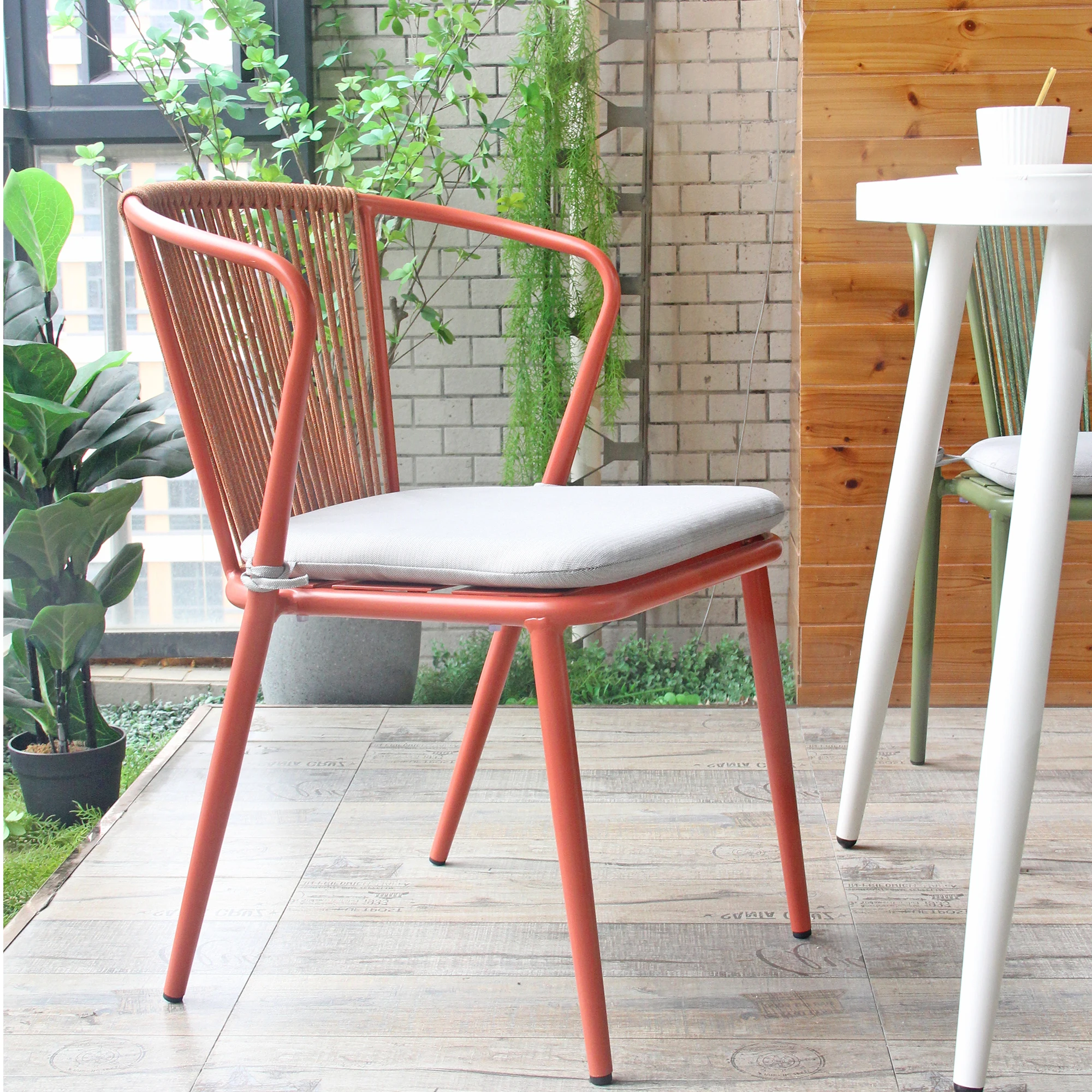 Винтажные стулья из ротанга в промышленном стиле с металлической алюминиевой рамой и плетеными веревками и подлокотниками, кресла, обеденные стулья, стулья для ресторана