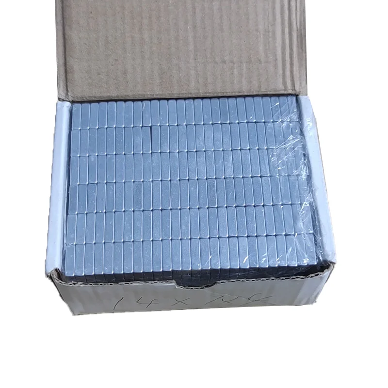 N52 Super Strong Fulling Force Permanent Square Thin Neodymium Magnet