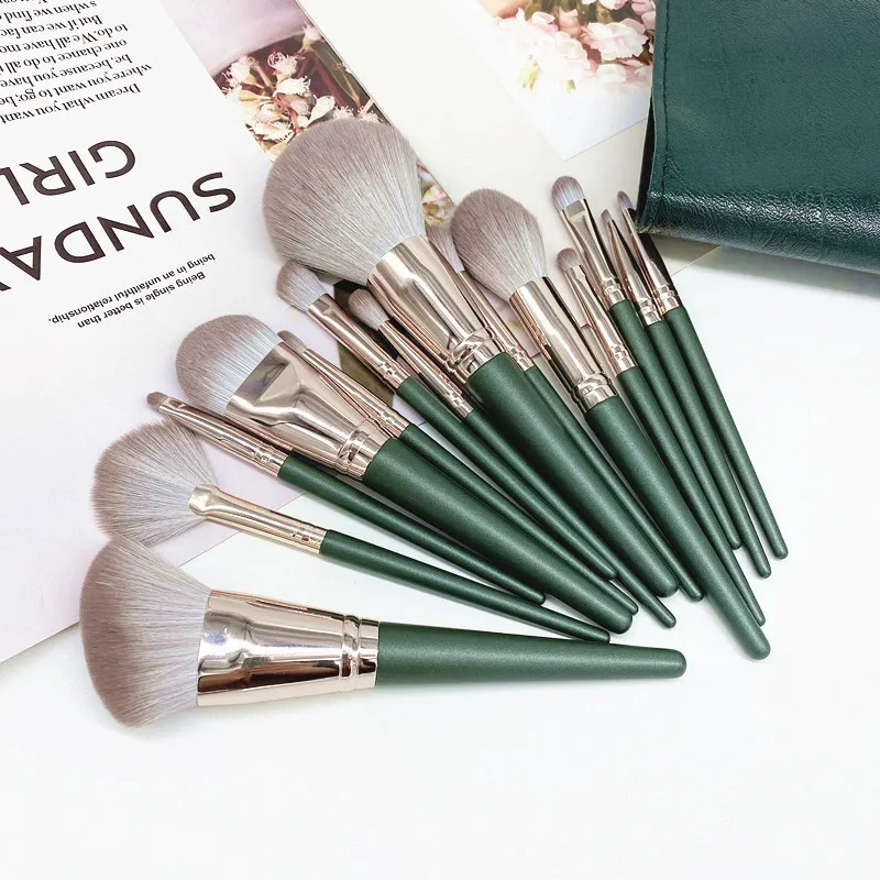 Wholesale Makeup Brushes hot  Design Travel Free Makeup Set brochas de maquillaje Make Up Brush