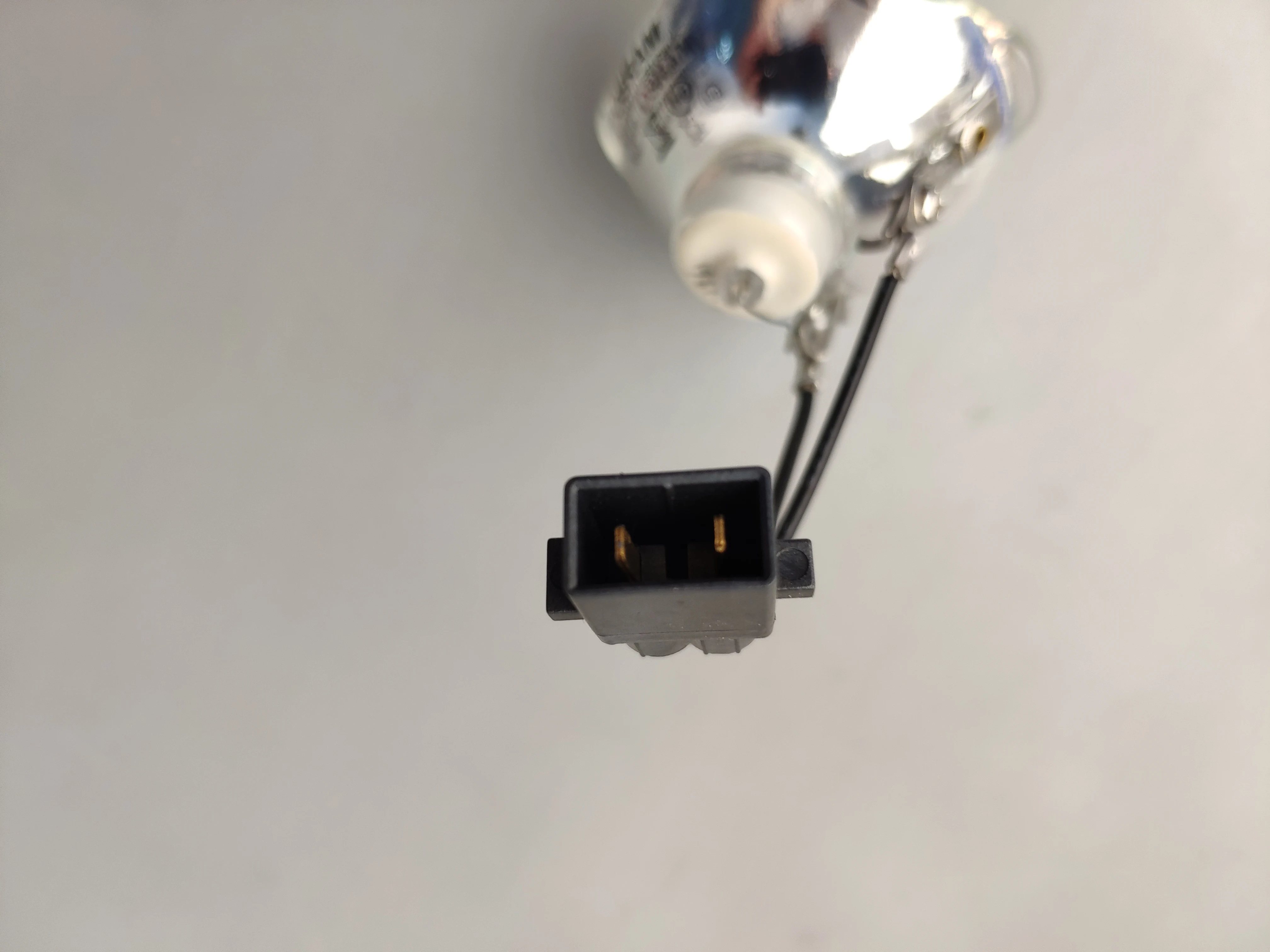  Оригинальная прожекторная лампа для Epson EB-S02/EB-S11/EB-S12/EB-SXW11/EB-SXW12/EB-W02/EB-W12/EB-X02/EB-X11/EB-X12/EB-X14