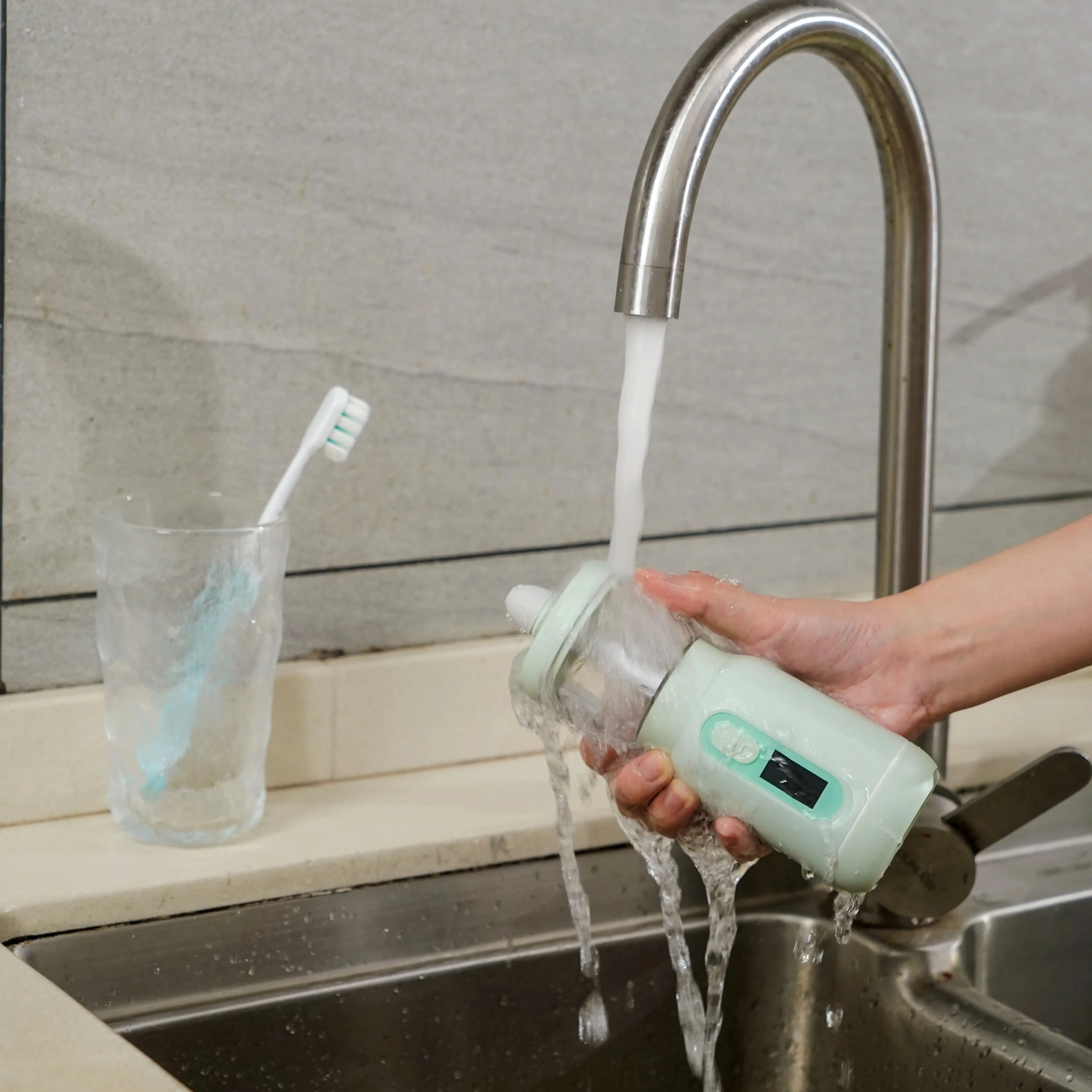 High quality Nasal Irrigation Electric Spray Sinus Rinse Kit Nasal Nebulizer 3 Mode  Nasal Irrigation Head