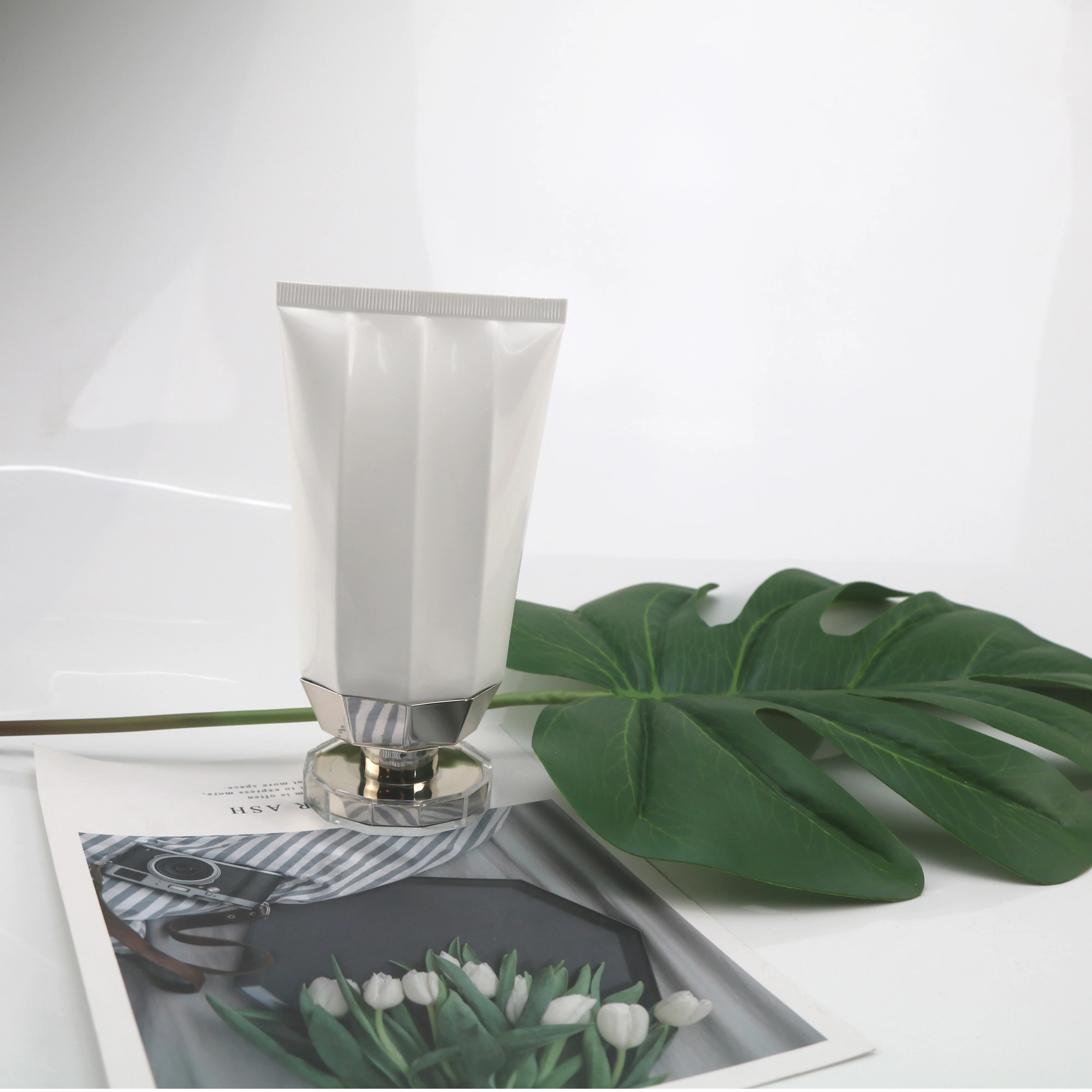  2021 Горячая Распродажа Новый продукт 180 мл Роскошная Косметическая пластиковая трубка для очищения лица