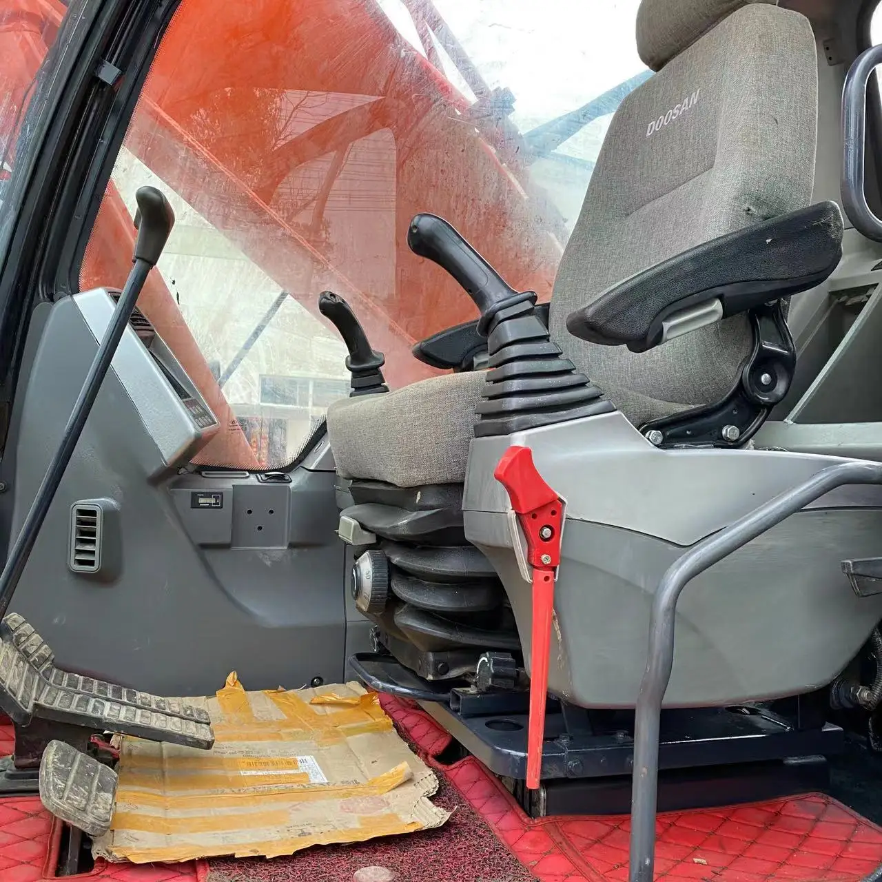 Doosan Excavators DX225 LC with high quality and low price on hot sale in shanghai