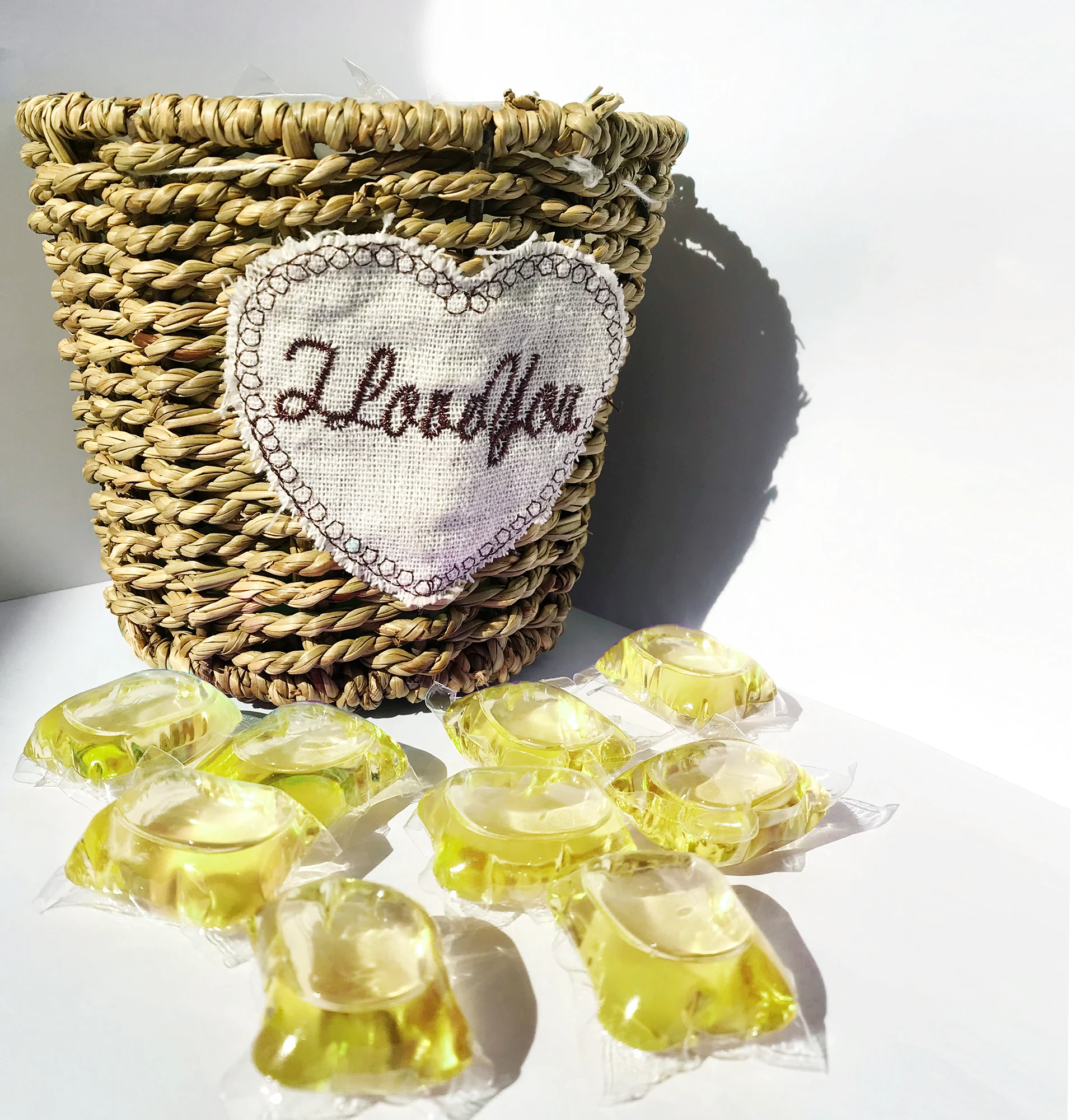 COCO Perfume Fragrance Laundry Beads Liquid Laundry Detergent Capsules with Deep Cleansing