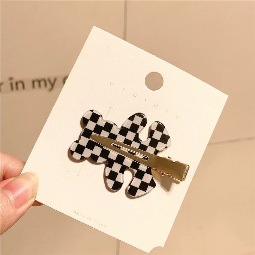 Women Fashion Acetic Acid Hair Clips Hair Accessories Cute Bear Checkered Girls Hair Clip Claw
