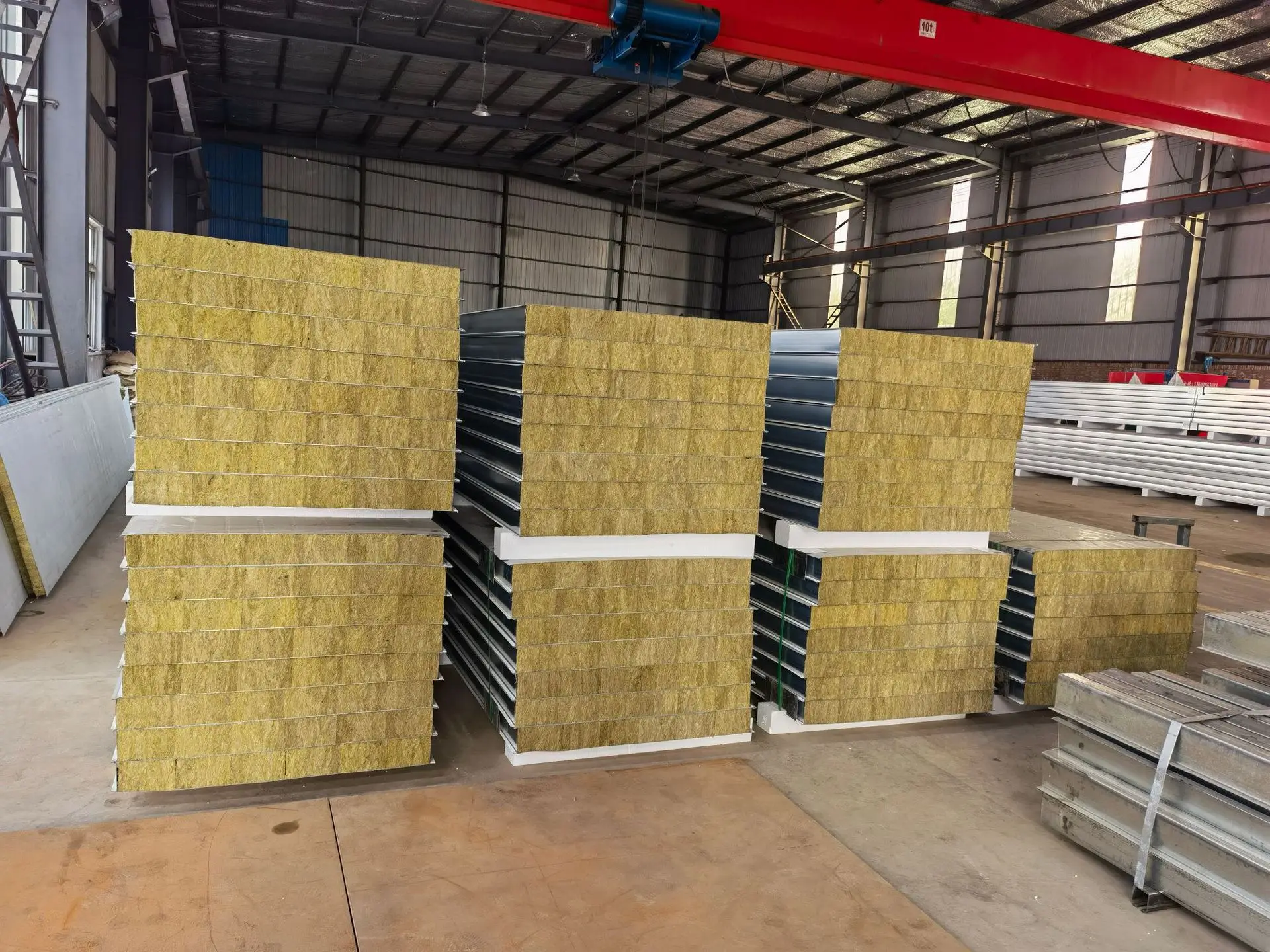 Wall And Roof Rock Wool Acoustic Wall Sandwich Panel Price Fireproof Insulated Pu Rock Wool Sandwich Panel