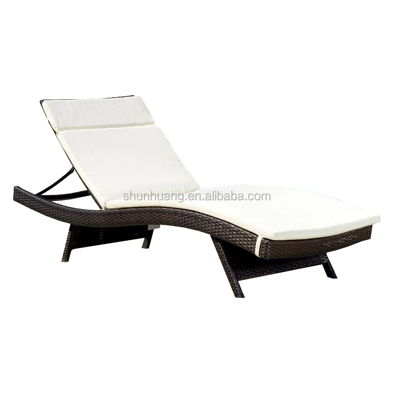 Waterproof outdoor swimming pool sun lounger rattan beach chair in hot sale