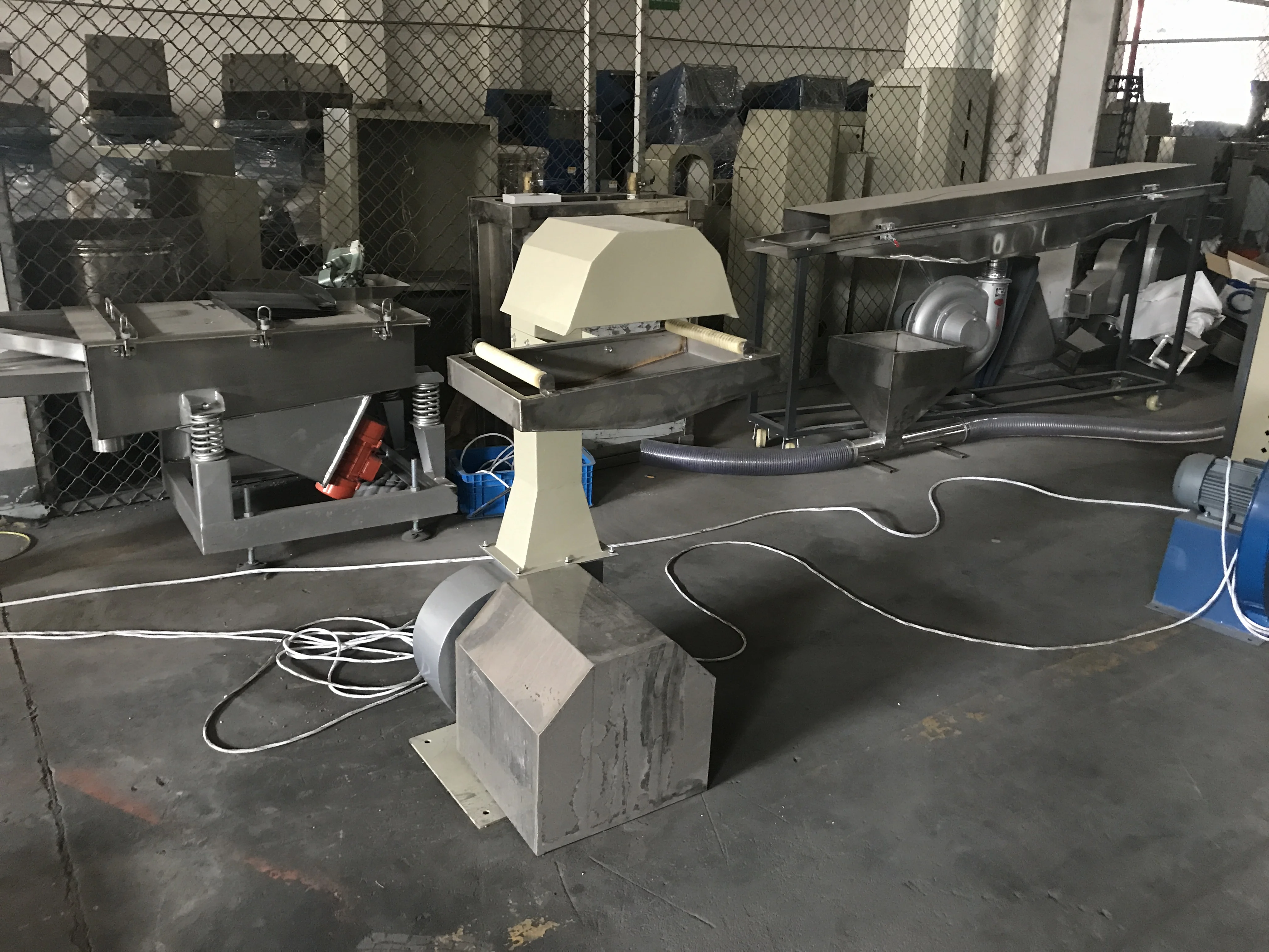 Pp Pe Pet Pelletize Cutter The Water Strips Into Grains For Recycle Plastic Milling Granulator