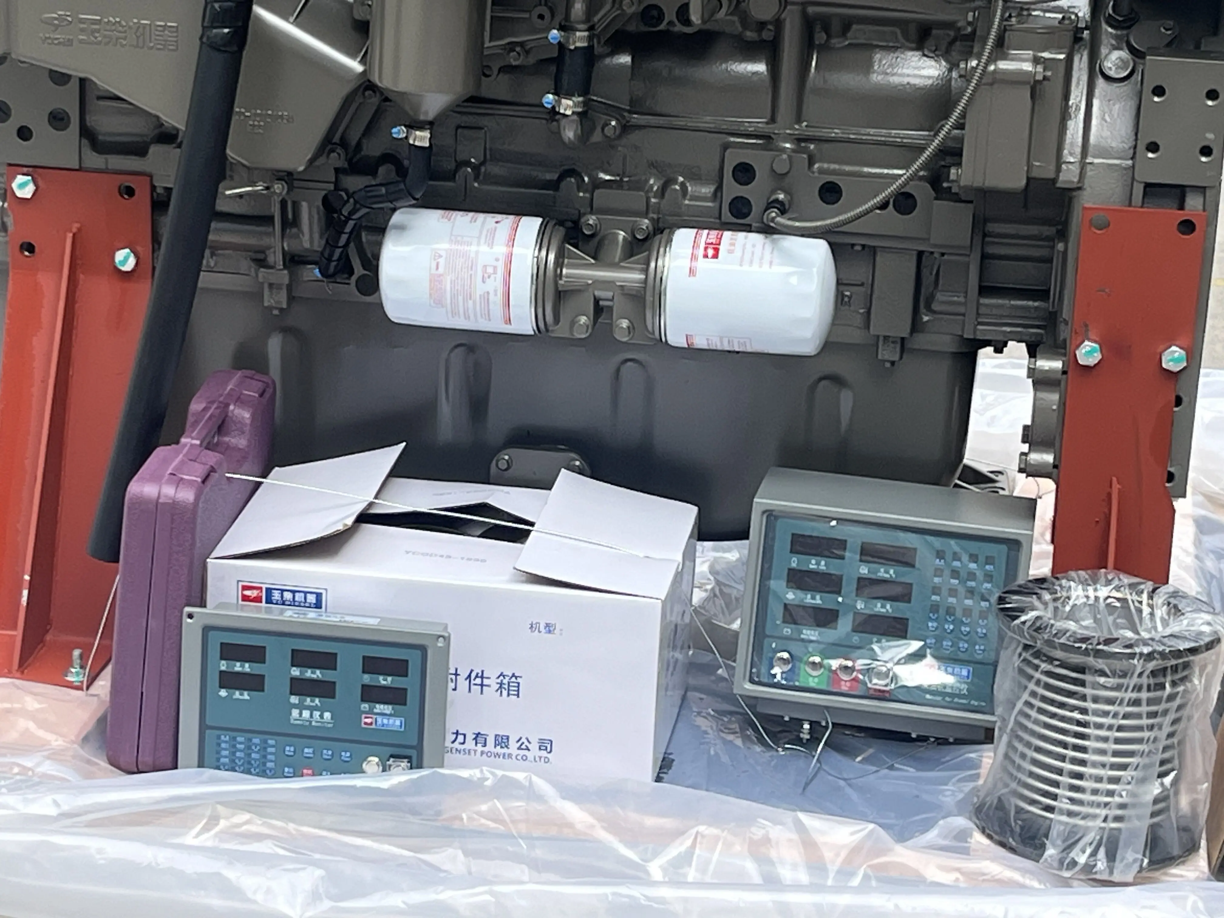 Good condition lower price Yuchai YC6MJ410L-C20 301kw 2100rpm 6-cylinder marine engines