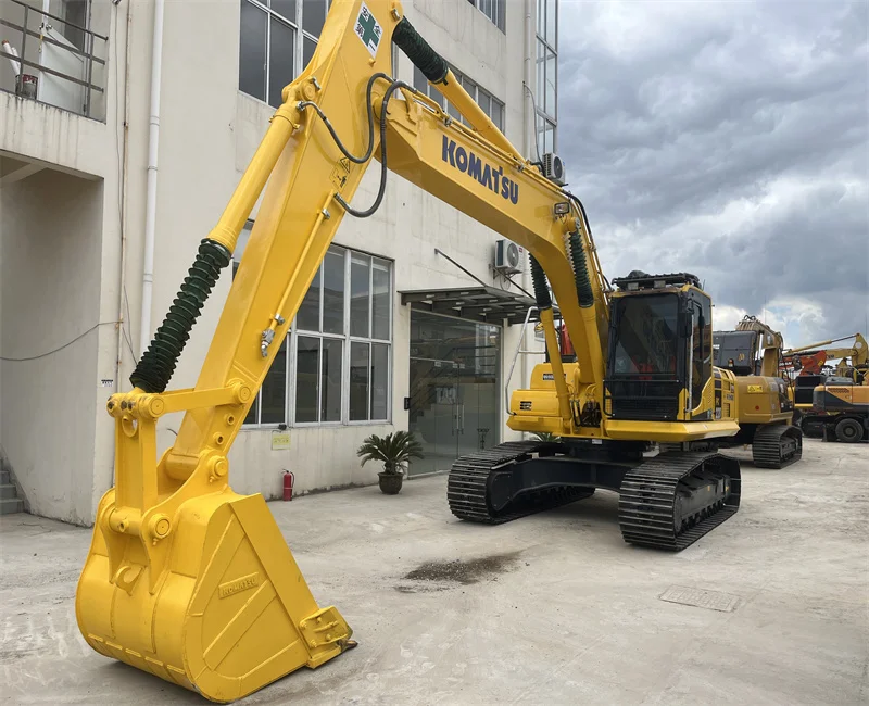 Инженерная строительная техника японская оригинальная komatsu pc220 pc220-8 б/у экскаватор дешевая цена