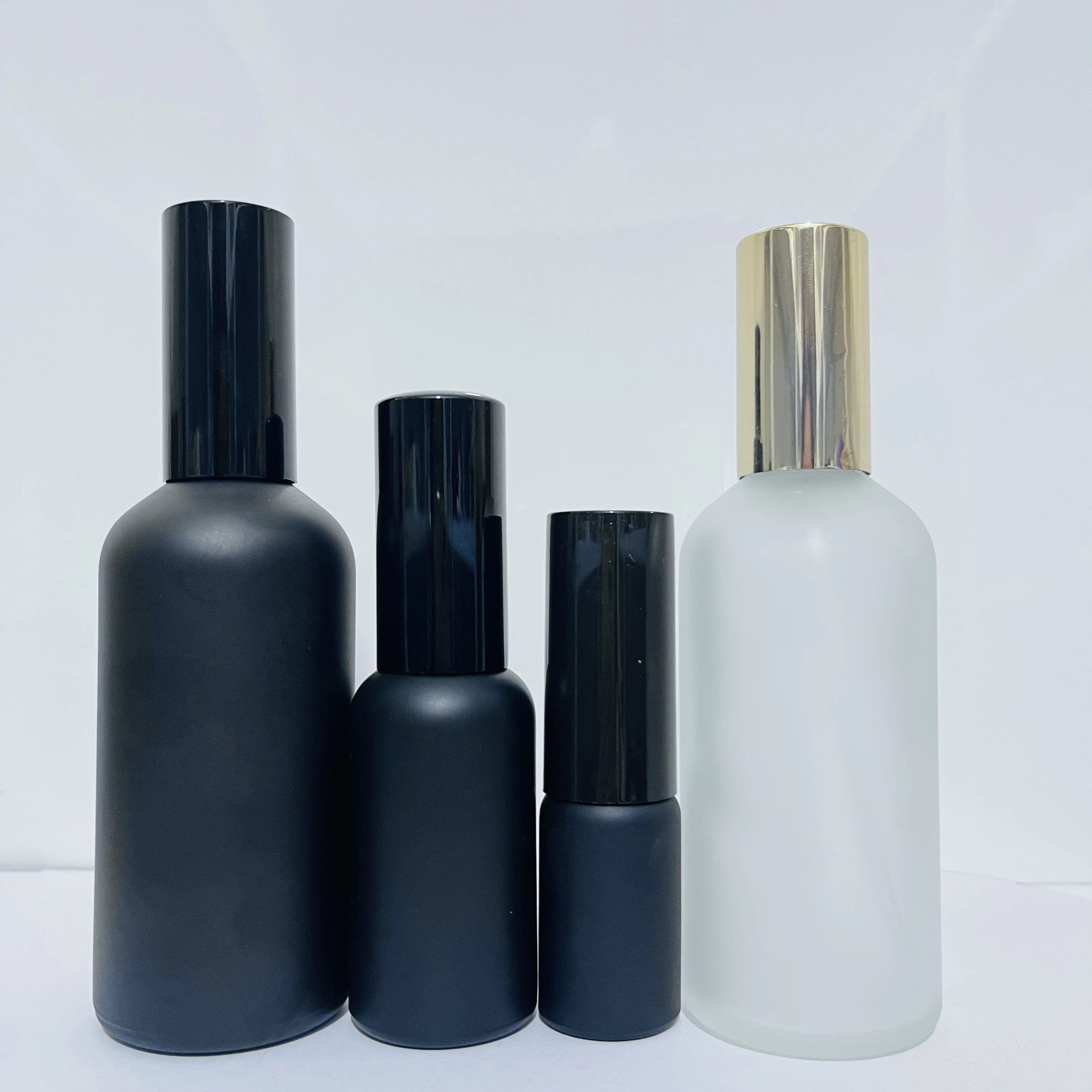 Wholesale customized 100 ml empty clear glass room mist spray bottle