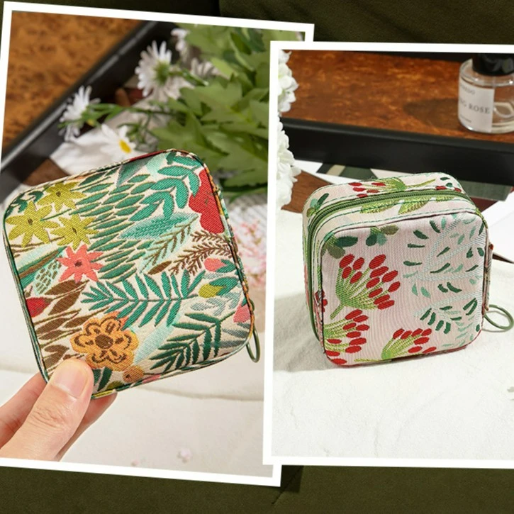 Винтажная шкатулка для украшений с вышивкой