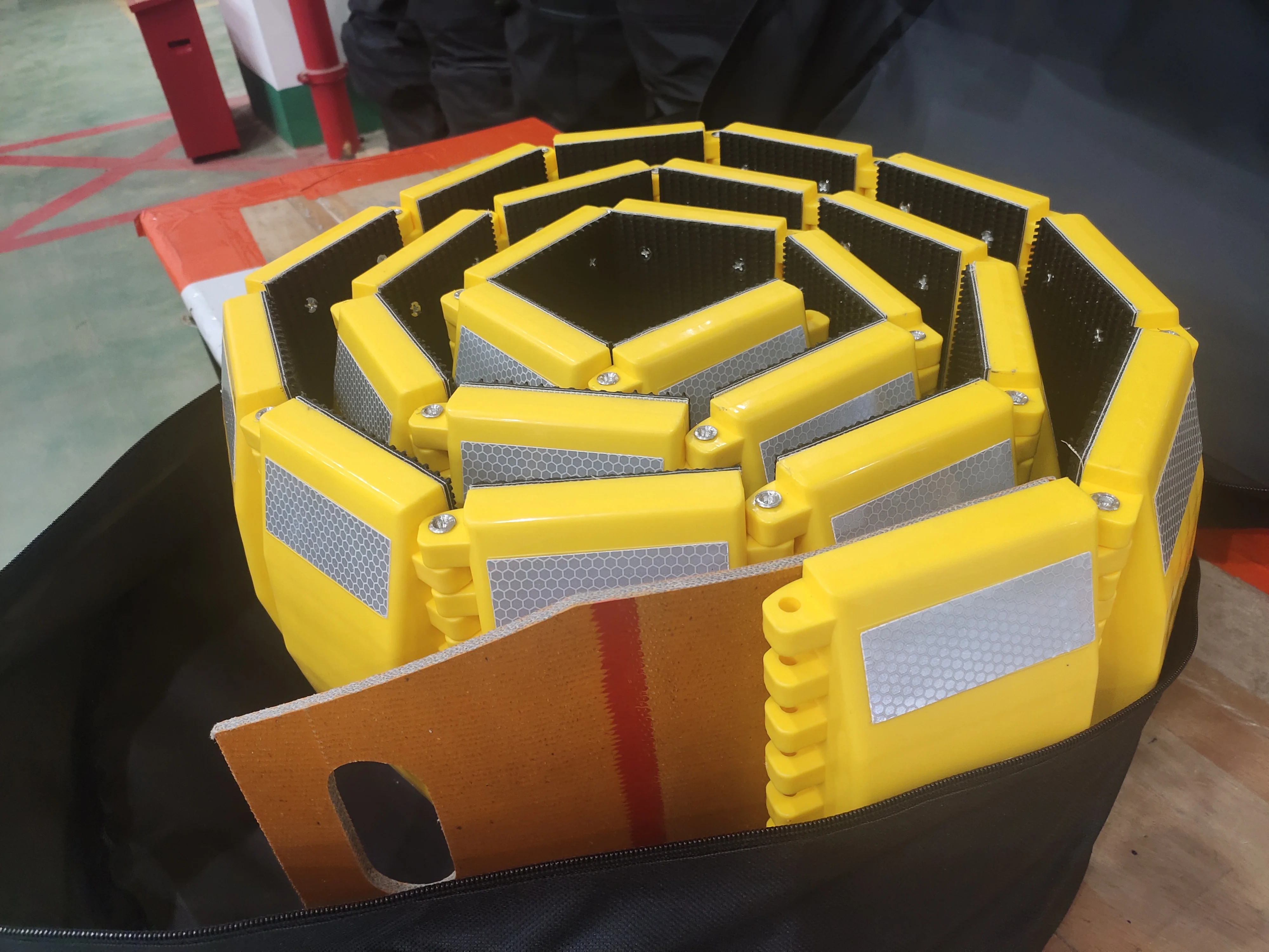 One Way Rolling Out Temporary Speed Ramp Portable Roll Up Speed Bump With Carrying Bag